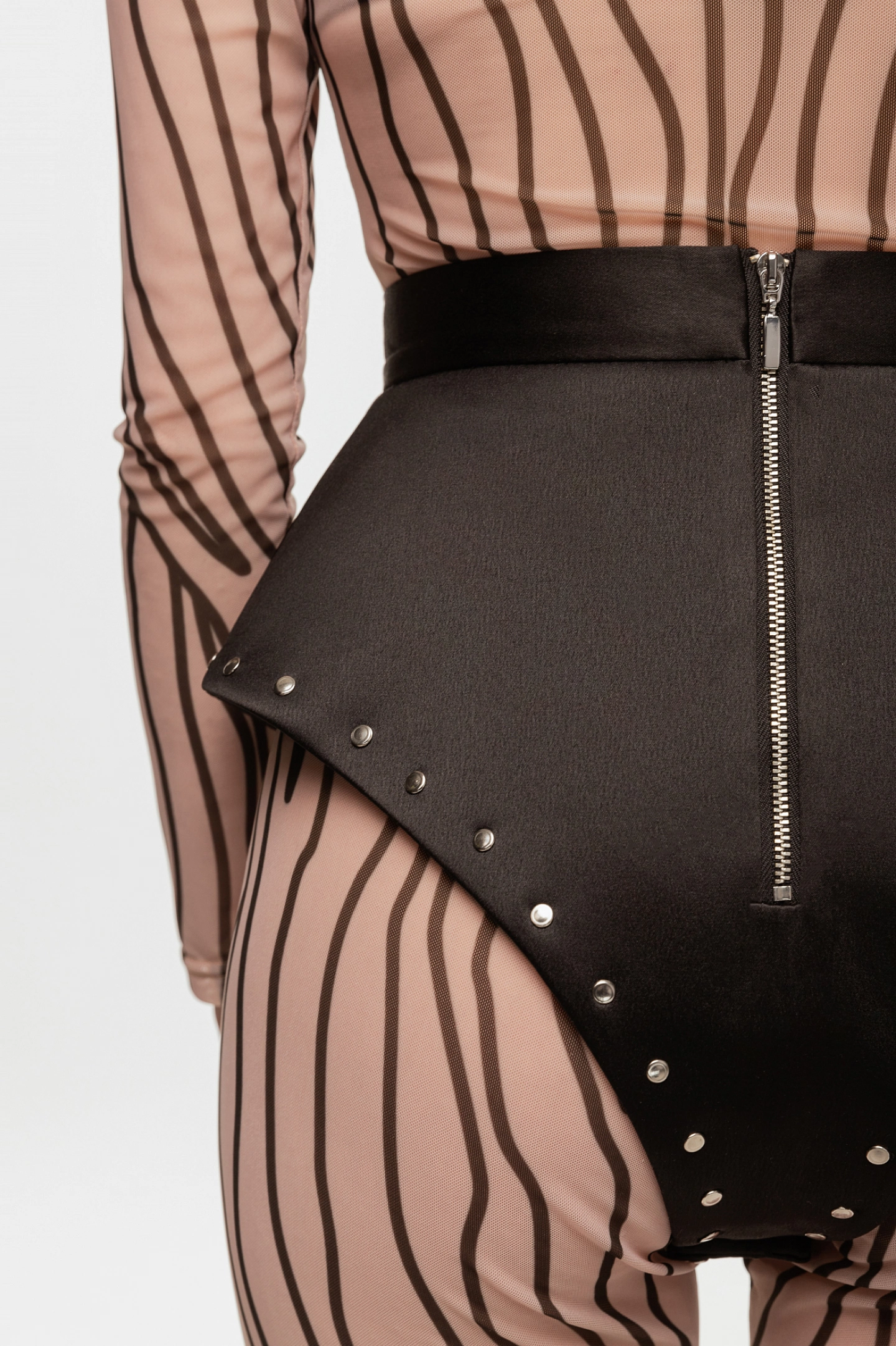 Баска с клёпками