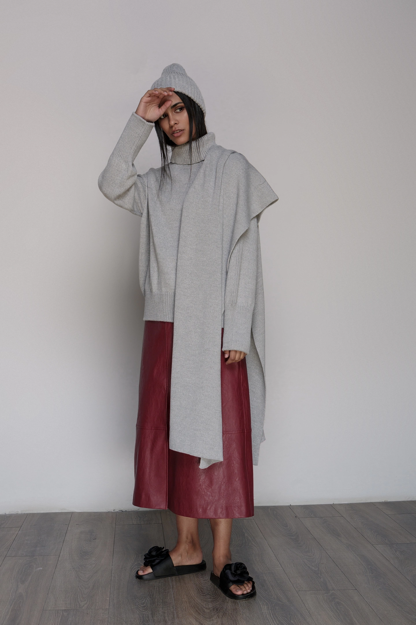 Шапка с резинкой и шарф