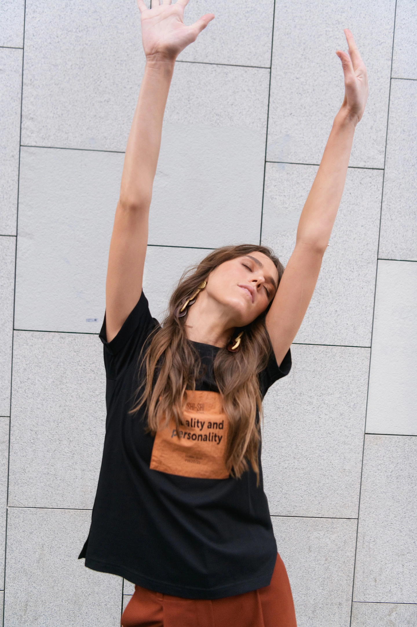 Футболка с логотипом