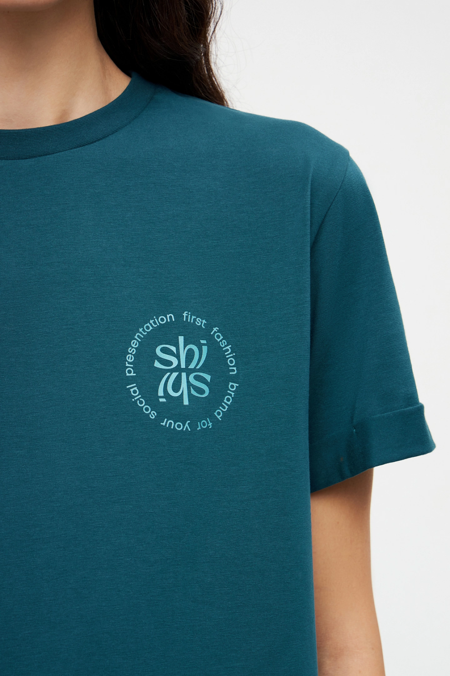 Футболка BASE с логотипом