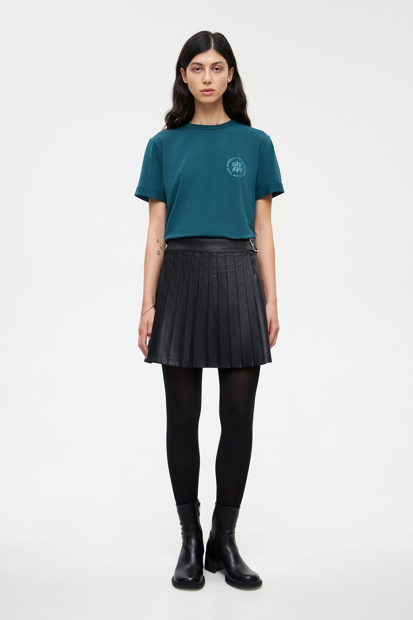 Футболка BASE с логотипом