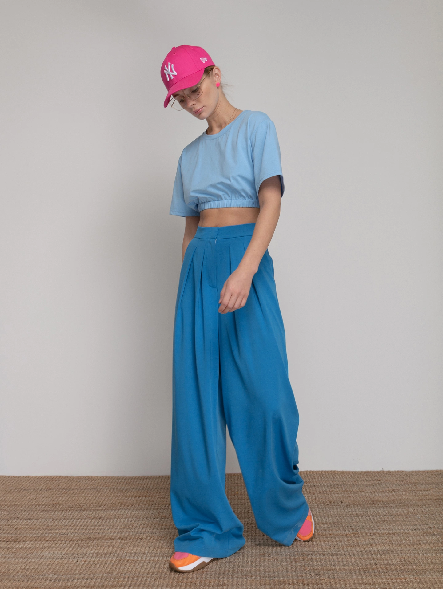 Футболка короткая с резинкой