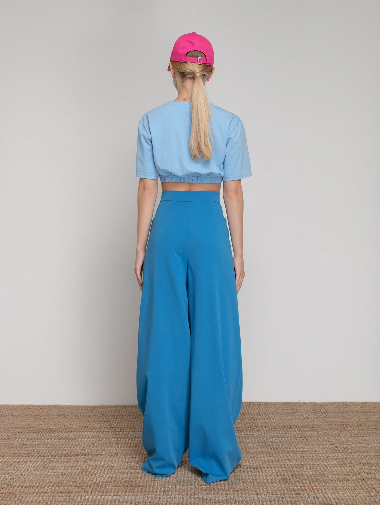 Футболка короткая с резинкой