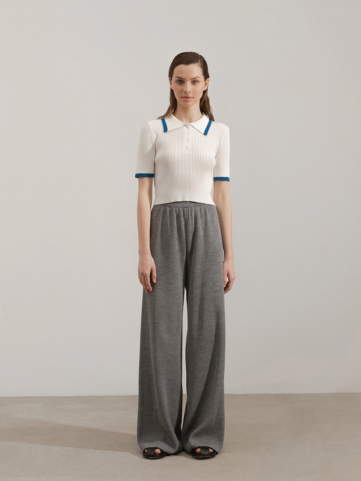 Футболка поло вязаная с контрастной отделкой