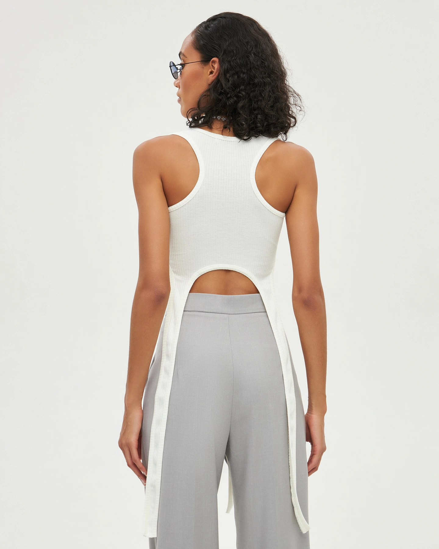 T-shirt with gussets