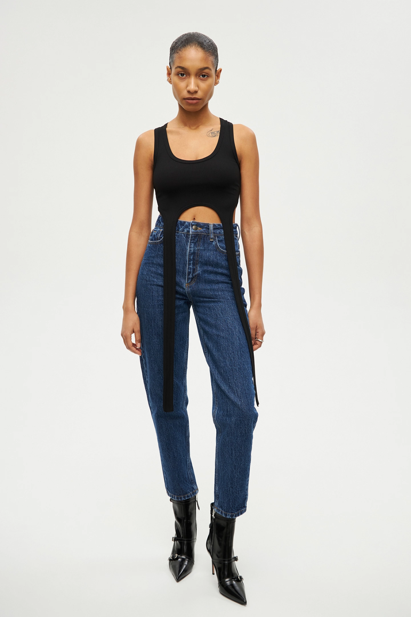 Майка - алкоголичка с хлястами