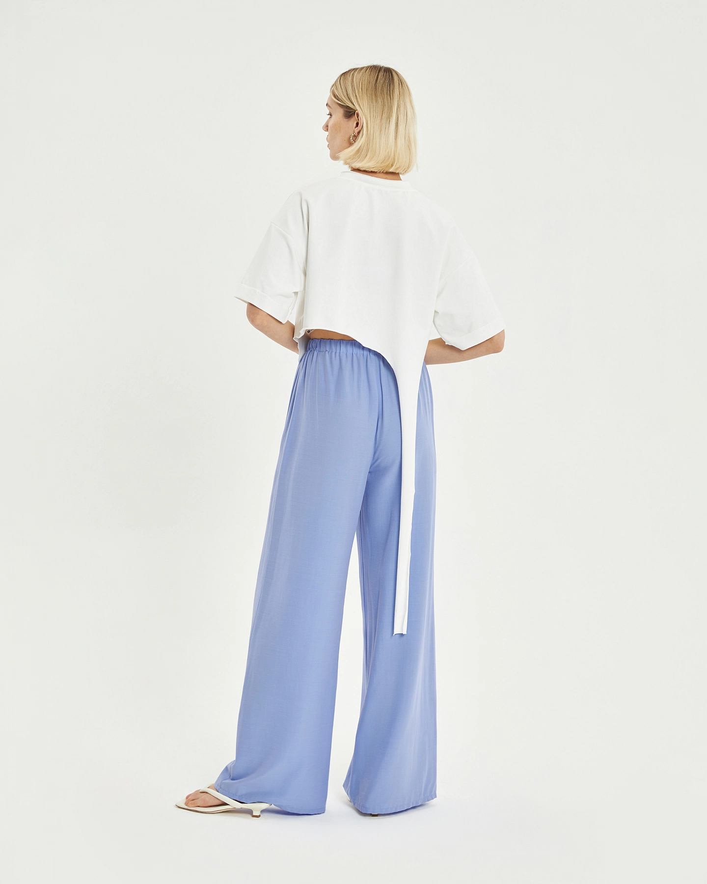 Футболка свободного кроя с хлястами