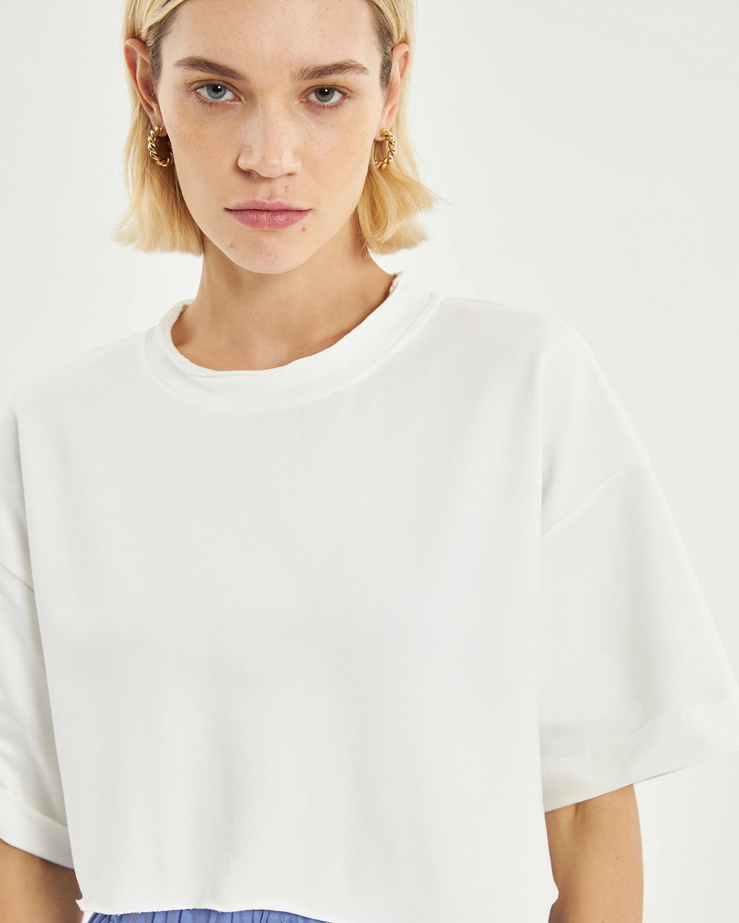 Футболка свободного кроя с хлястами