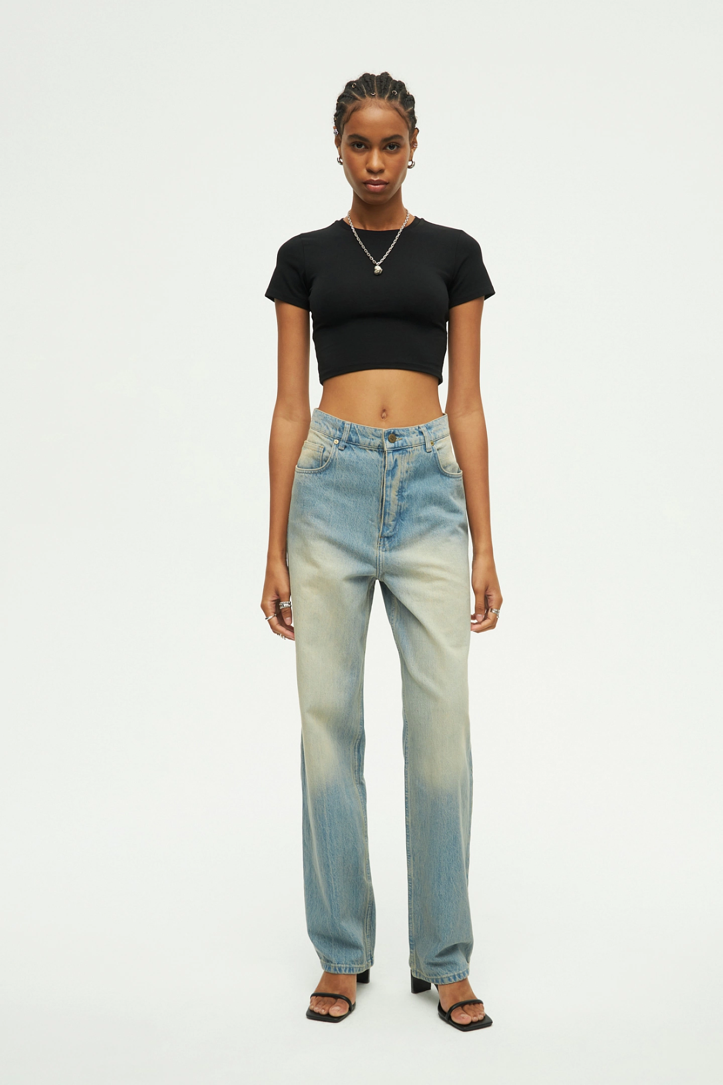 Футболка облегающая короткая