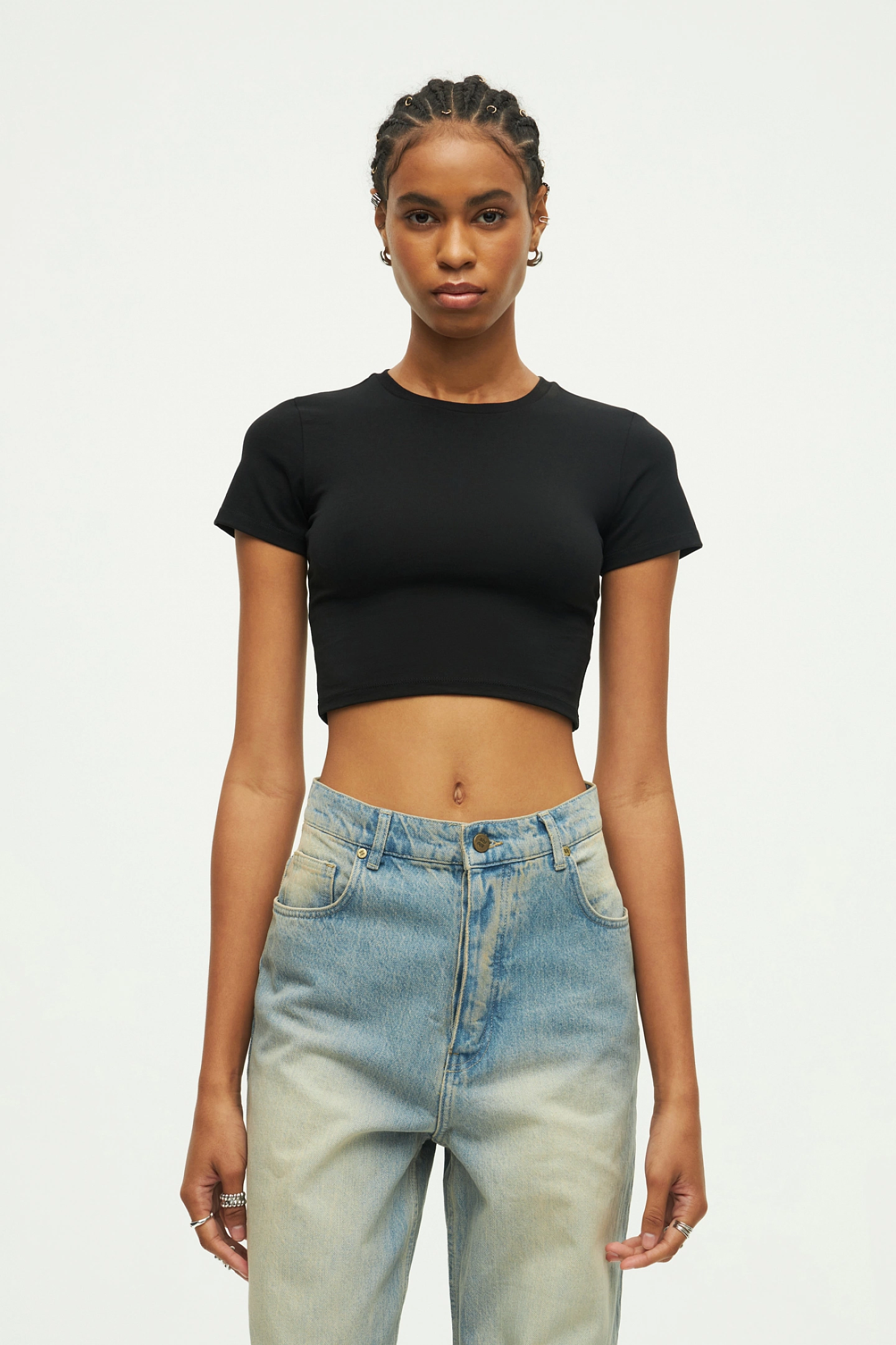 Футболка облегающая короткая