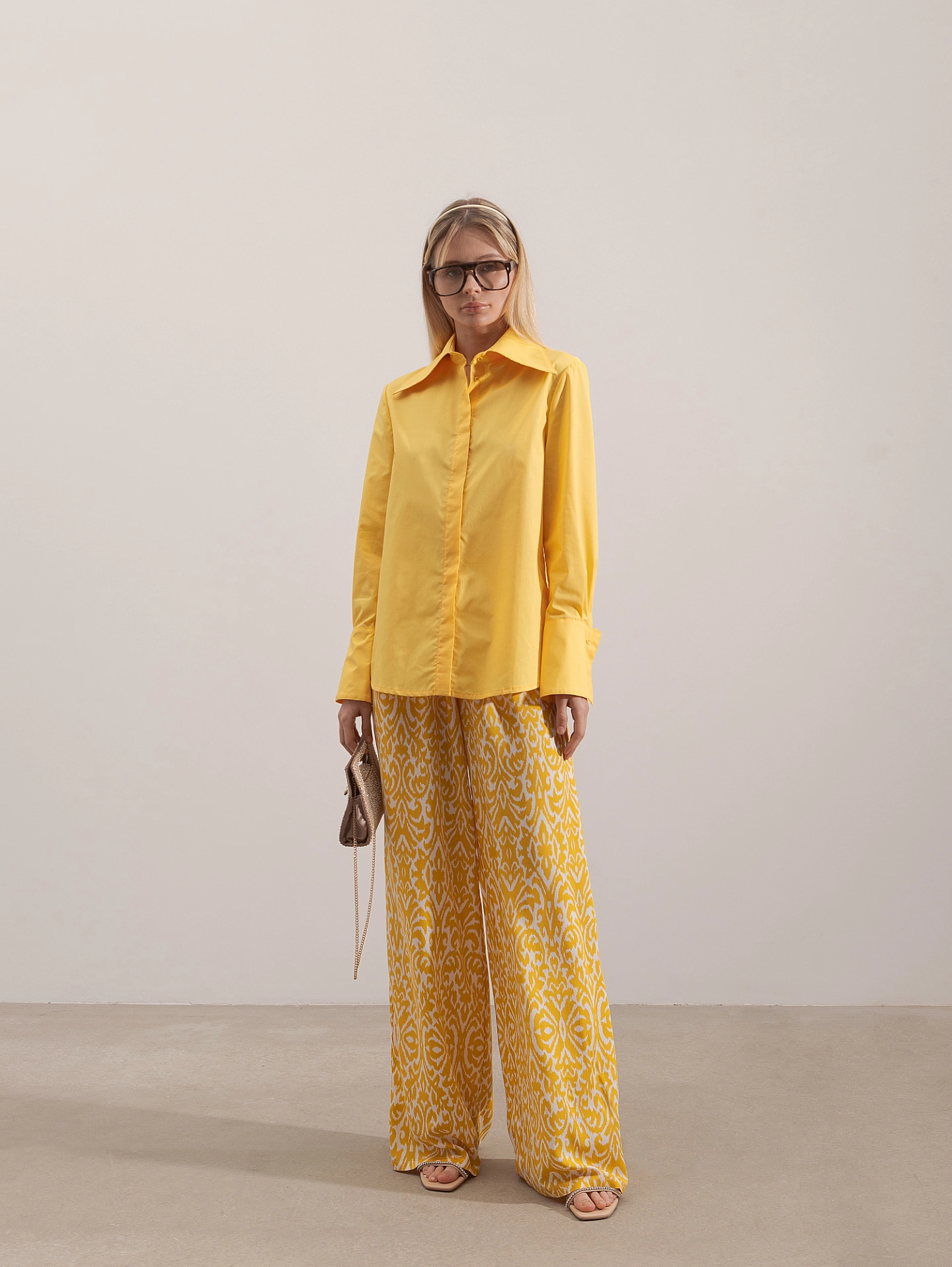 Рубашка с острым воротничком