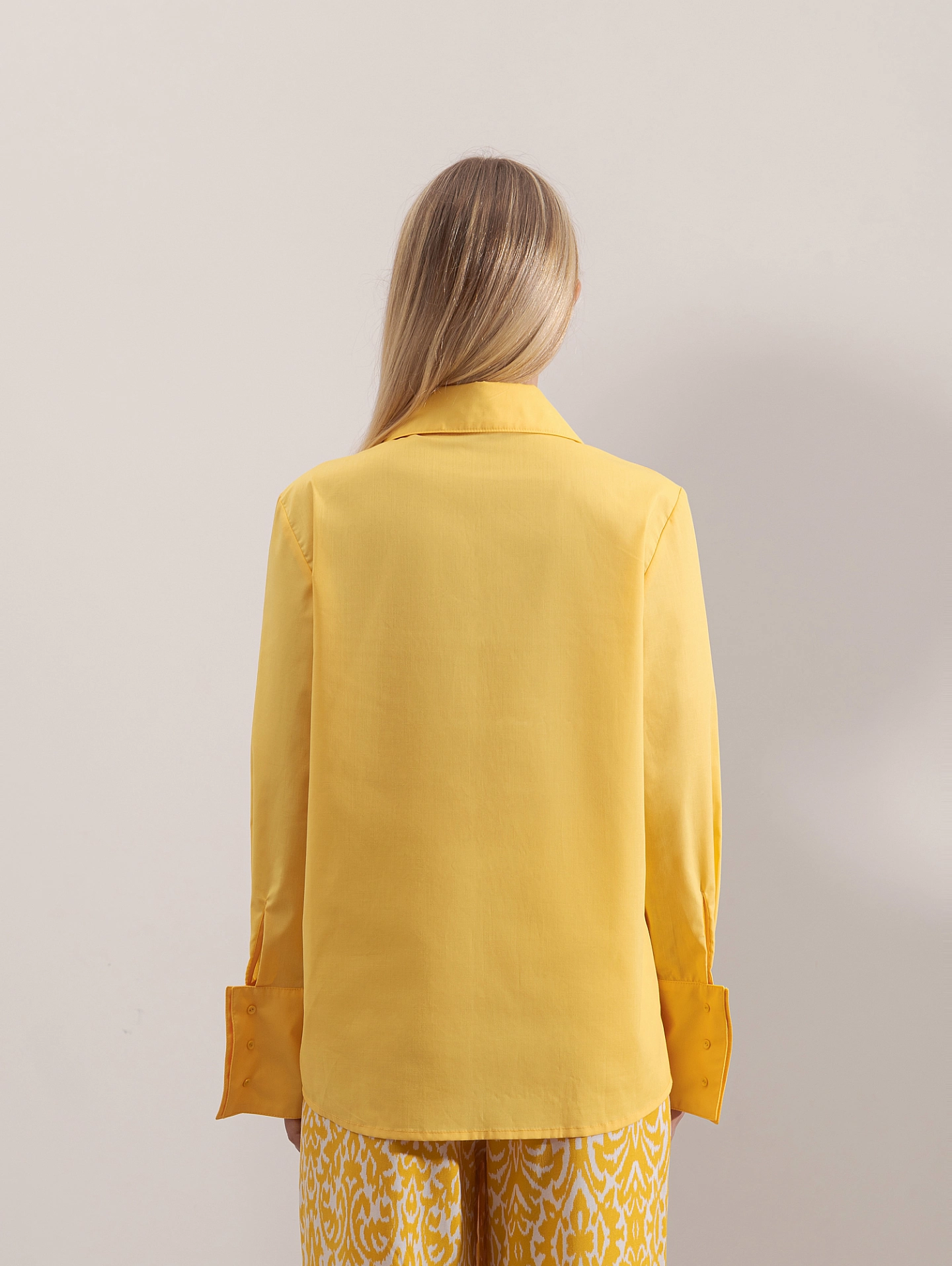 Рубашка с острым воротничком