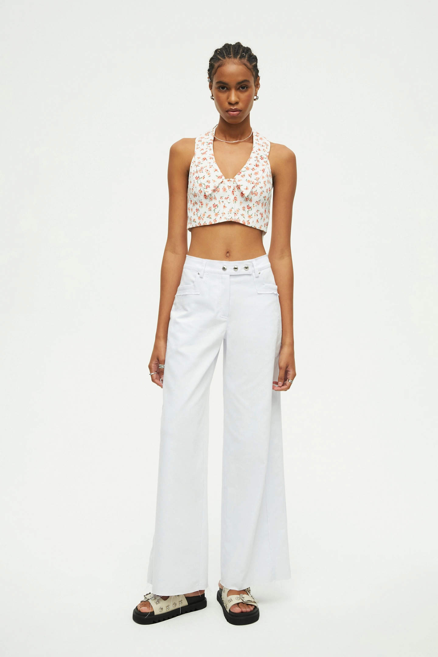 Топ с открытой спиной и воротником