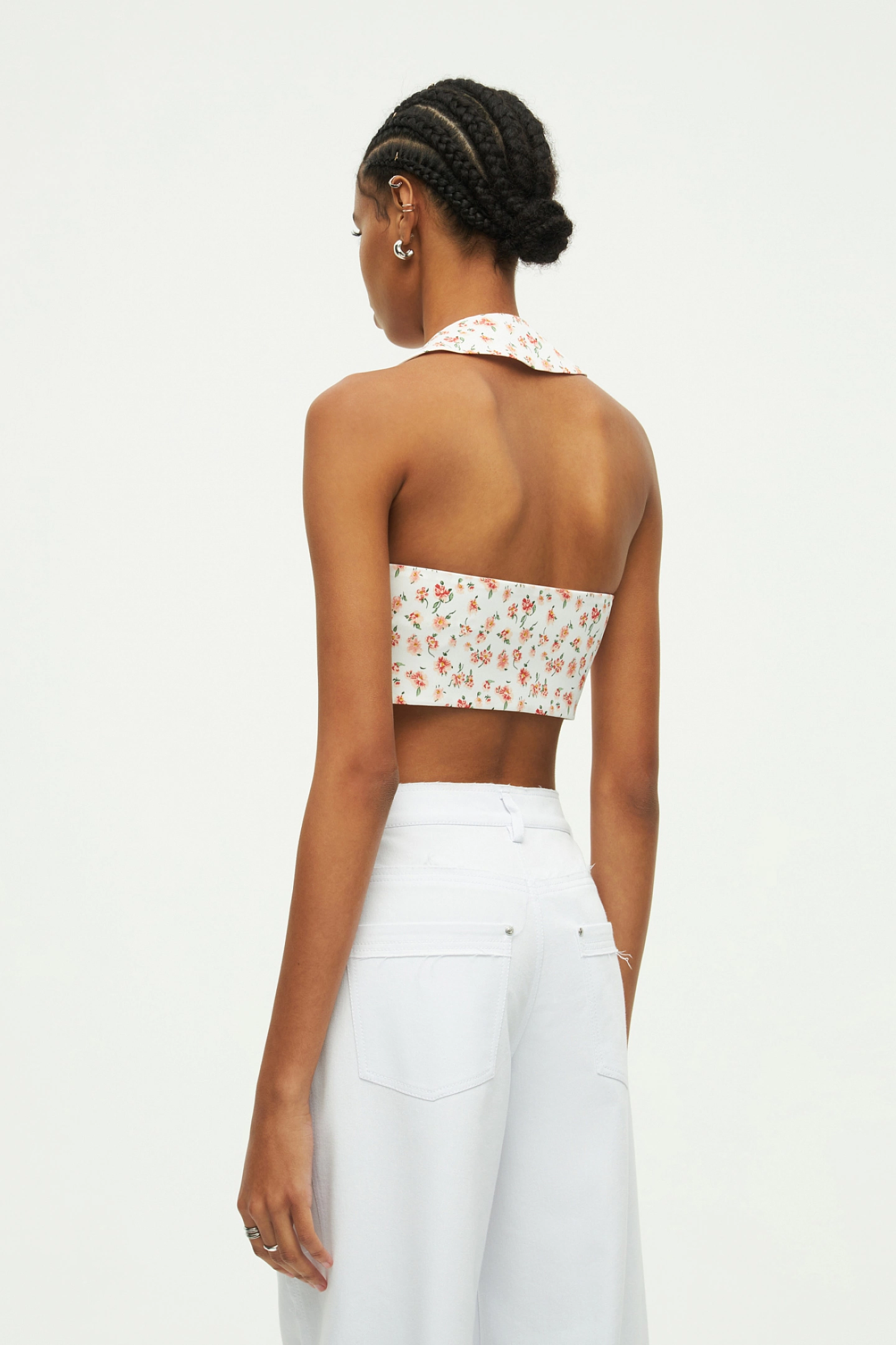 Топ с открытой спиной и воротником