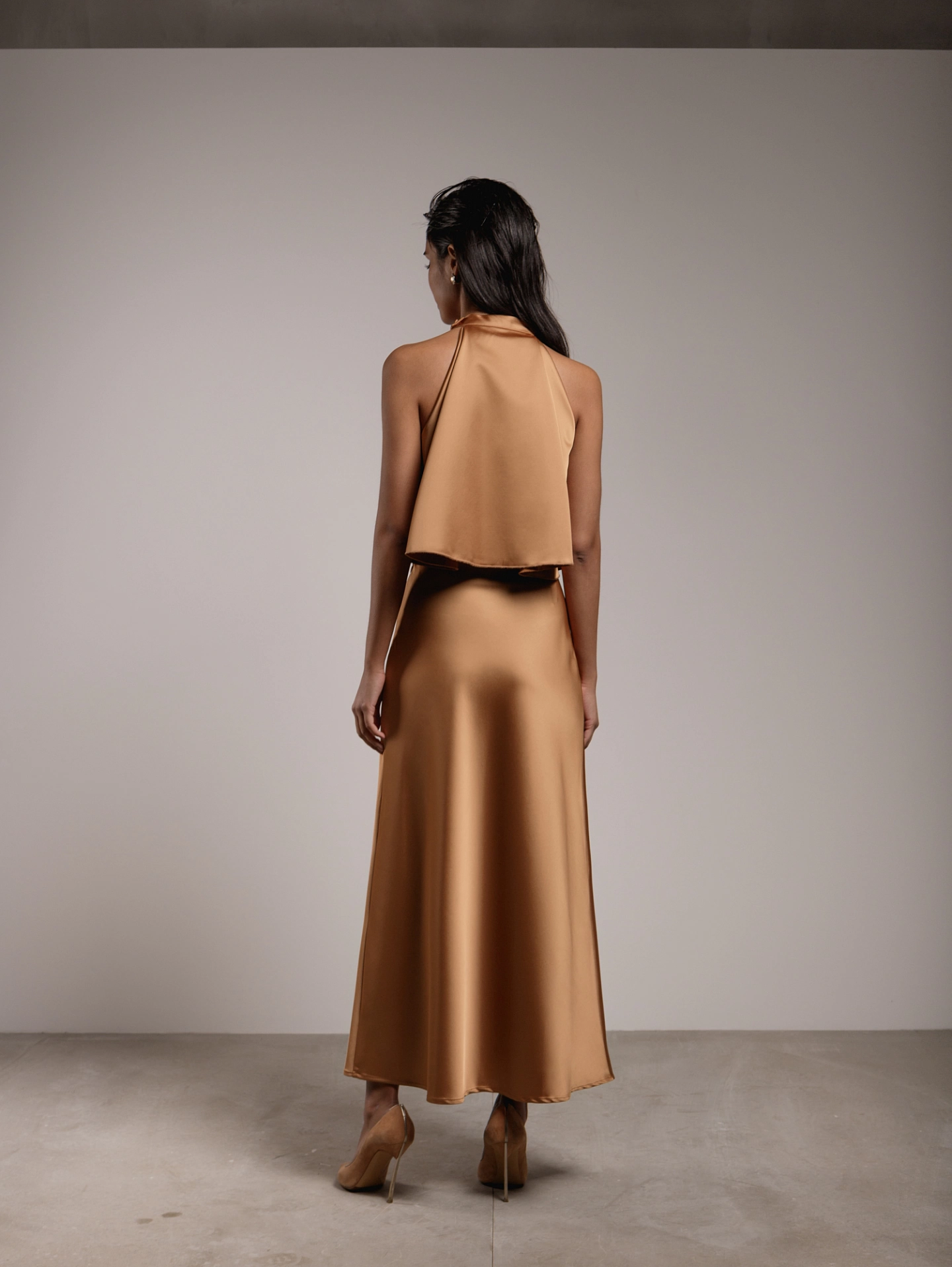 Топ - волан с воротником - стойкой и юбка миди А-силуэта