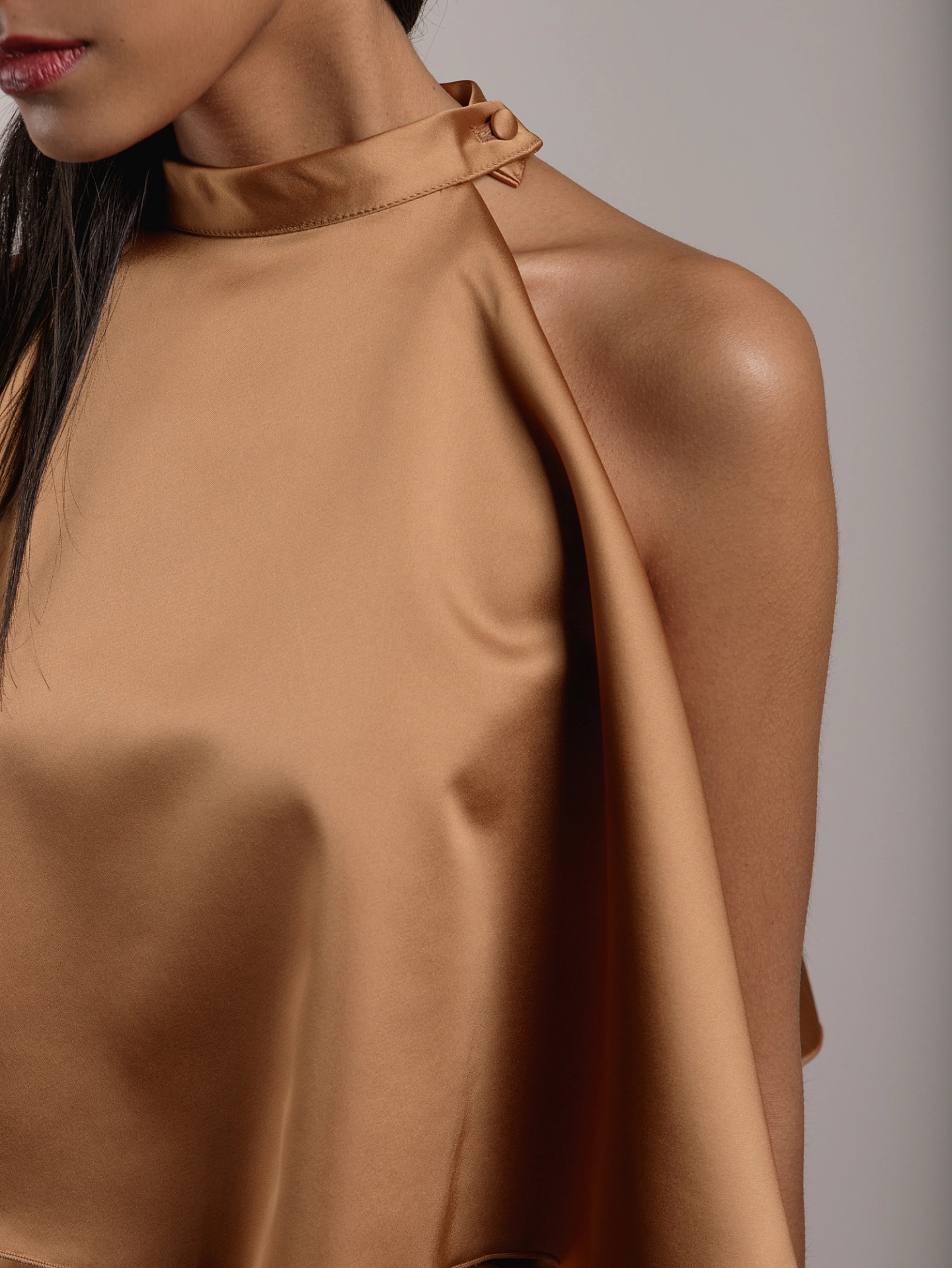 Топ - волан с воротником - стойкой и юбка миди А-силуэта