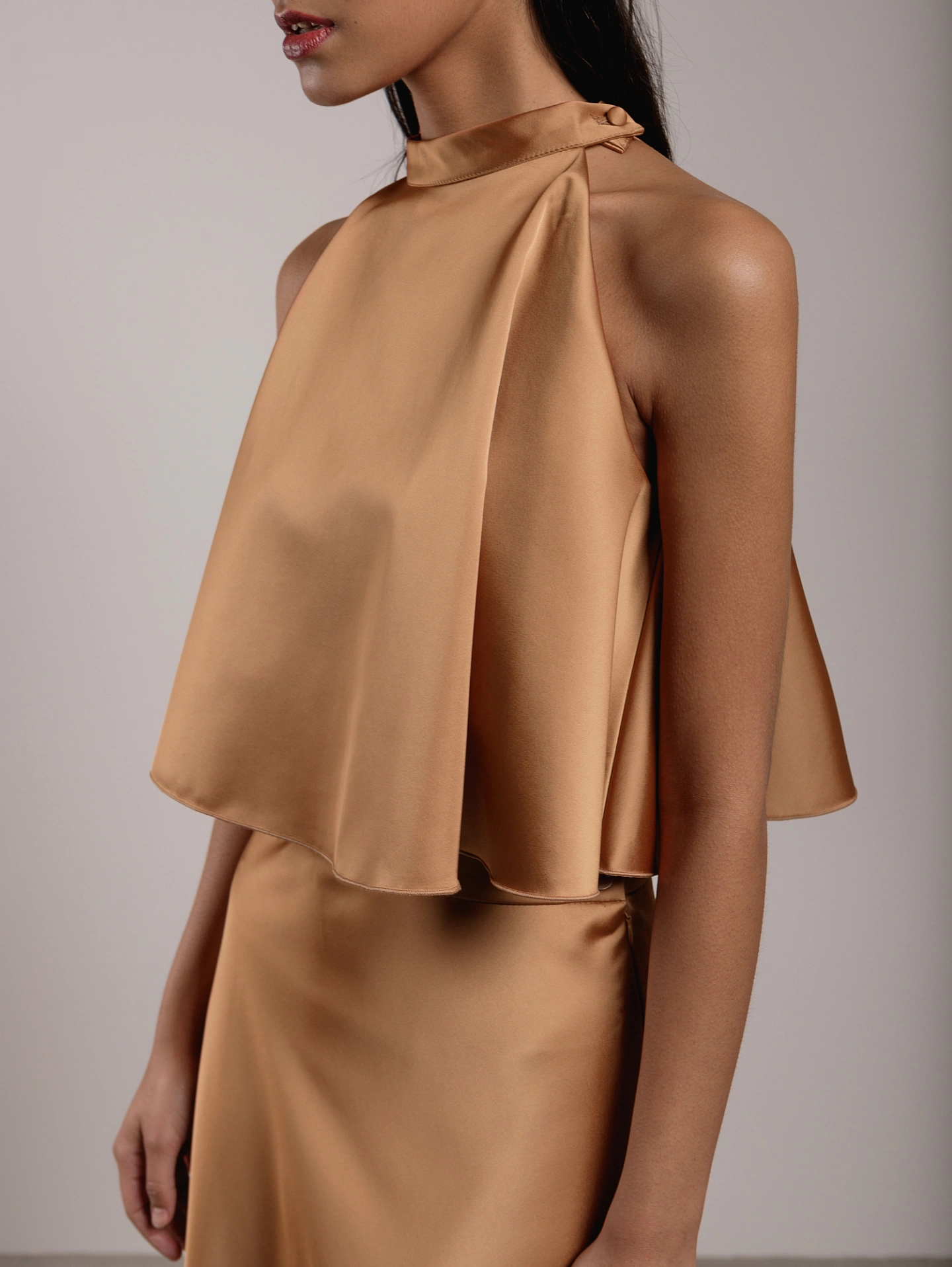 Топ - волан с воротником - стойкой и юбка миди А-силуэта