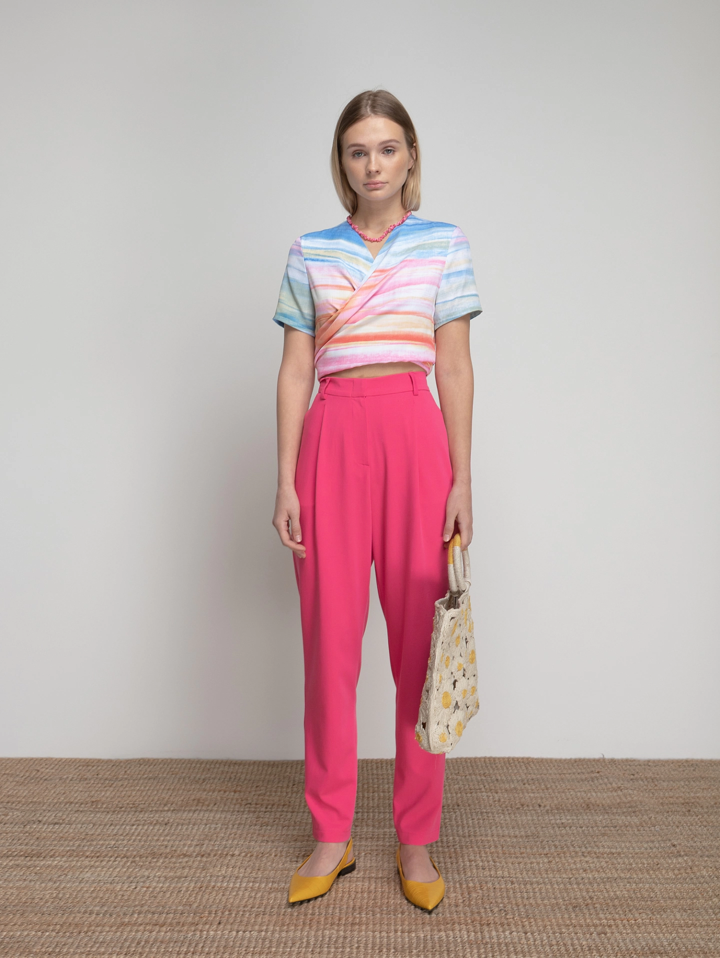 Топ с завязками на груди