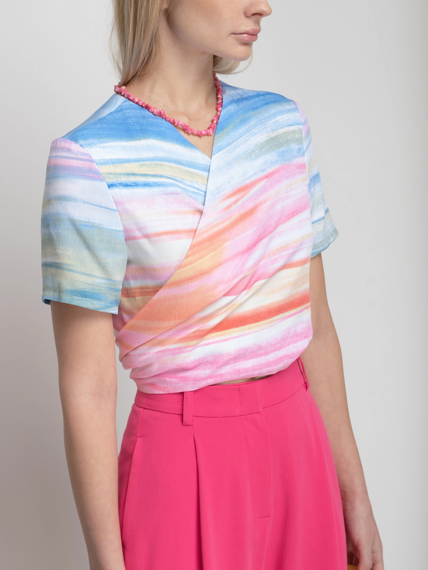 Топ с завязками на груди