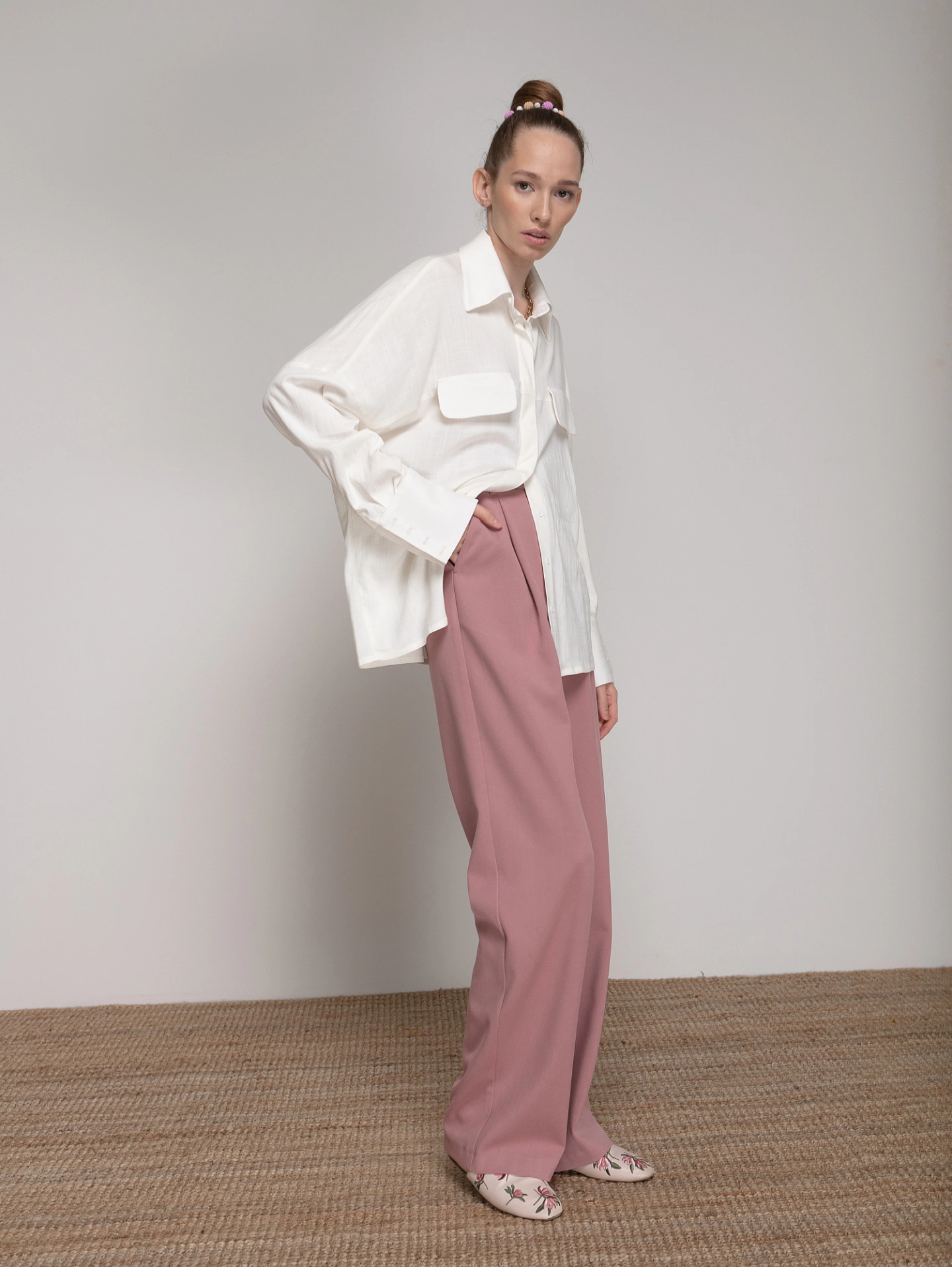 Рубашка свободного кроя с клапанами