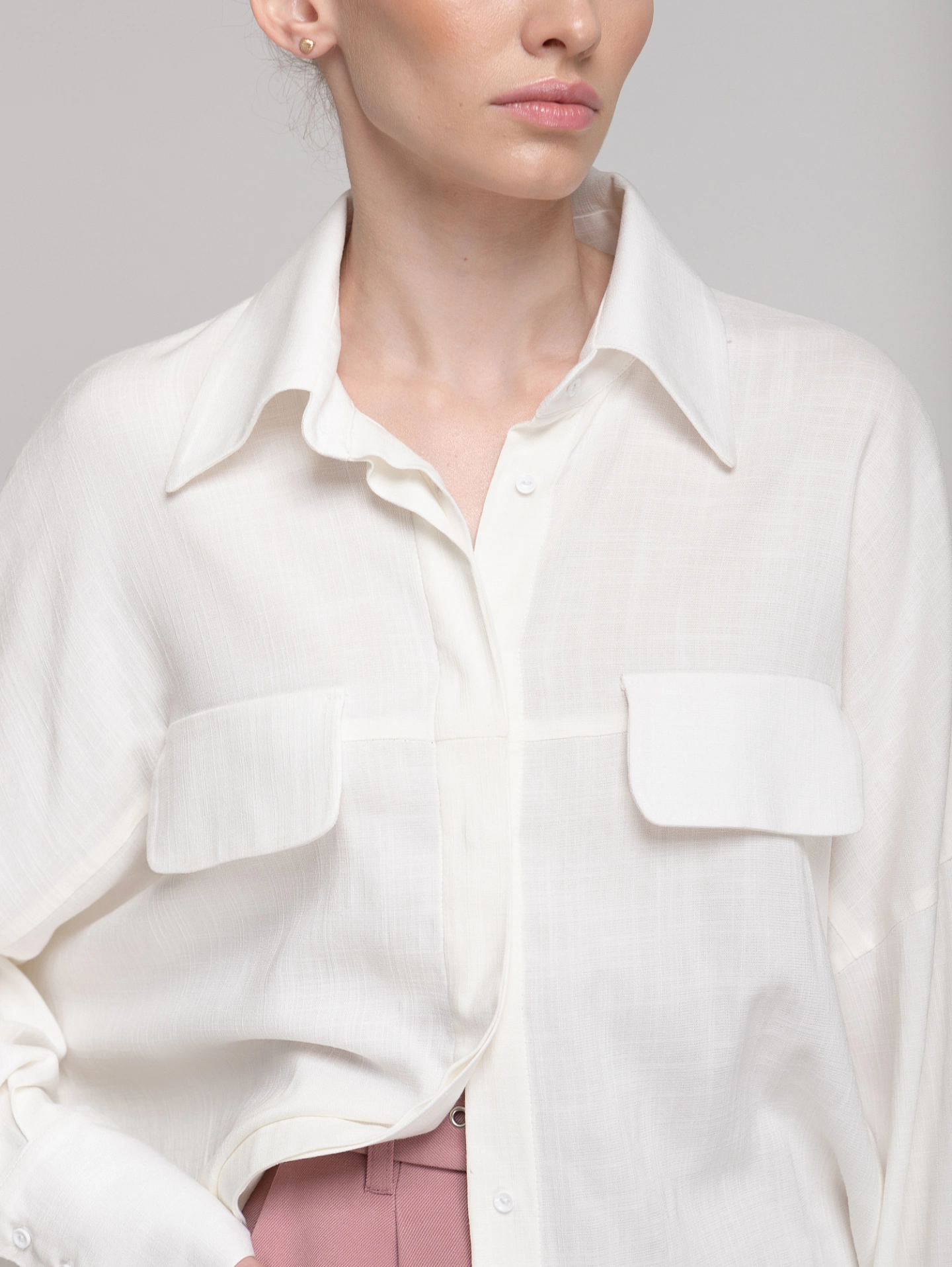 Рубашка свободного кроя с клапанами