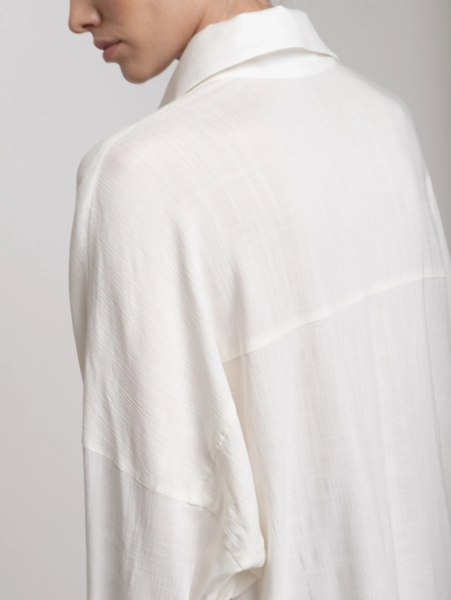 Рубашка свободного кроя с клапанами