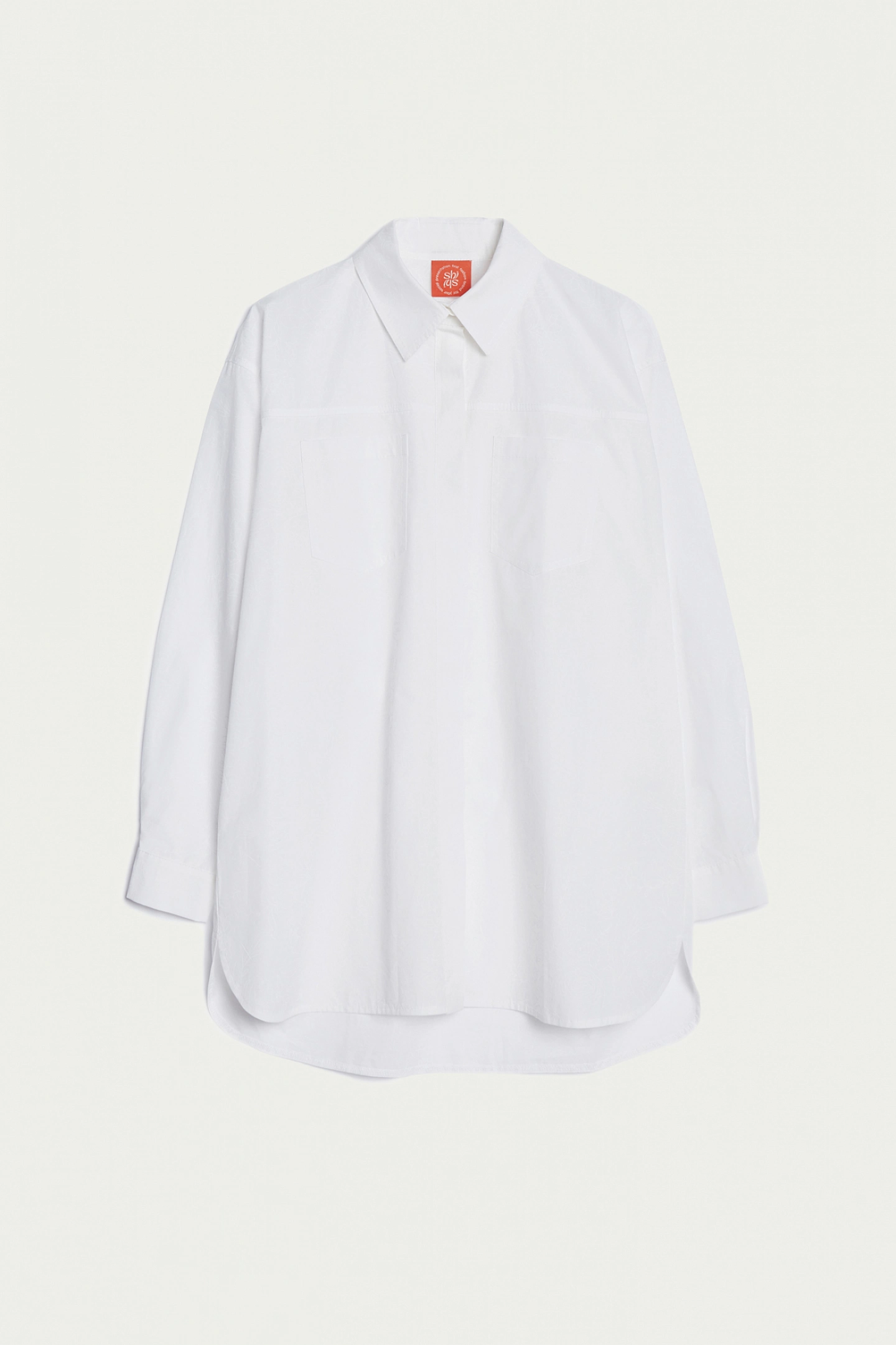 Рубашка со спущенным плечом и кокеткой