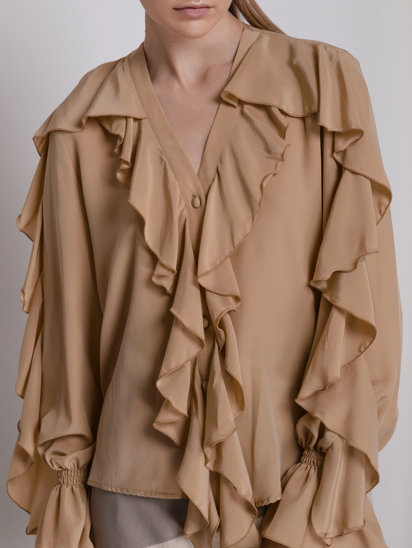 Блуза с рюшами