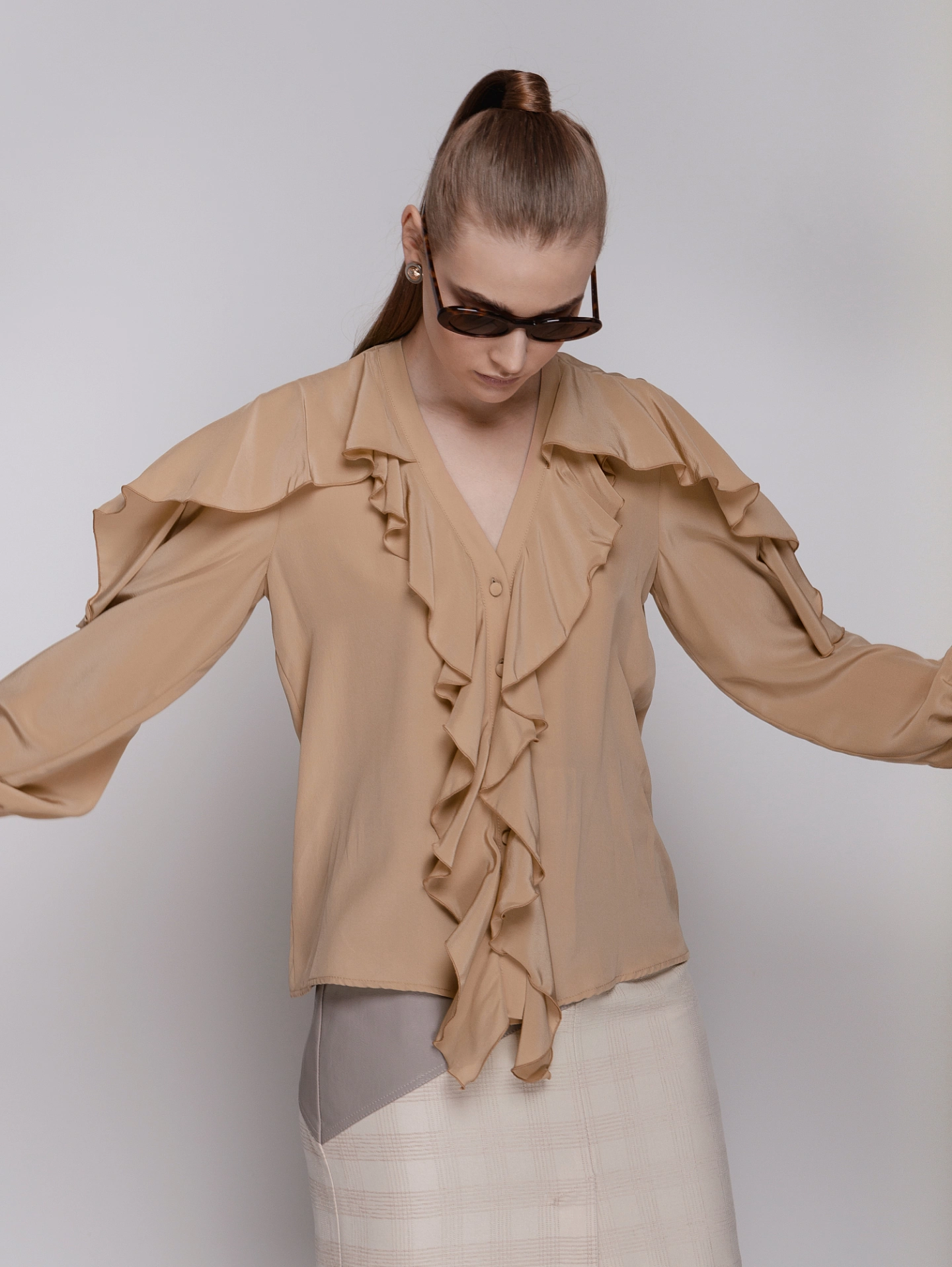 Блуза с рюшами