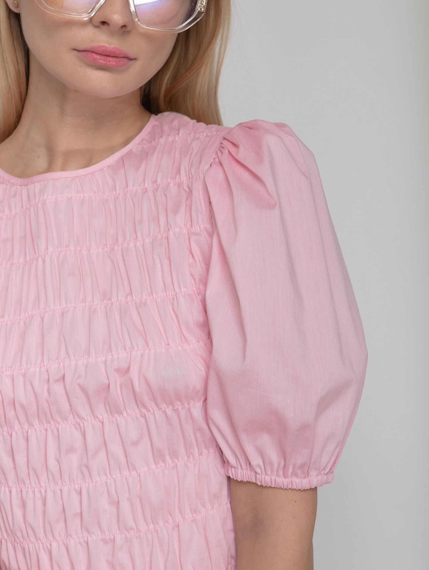 Блуза с резинками и объёмными рукавами