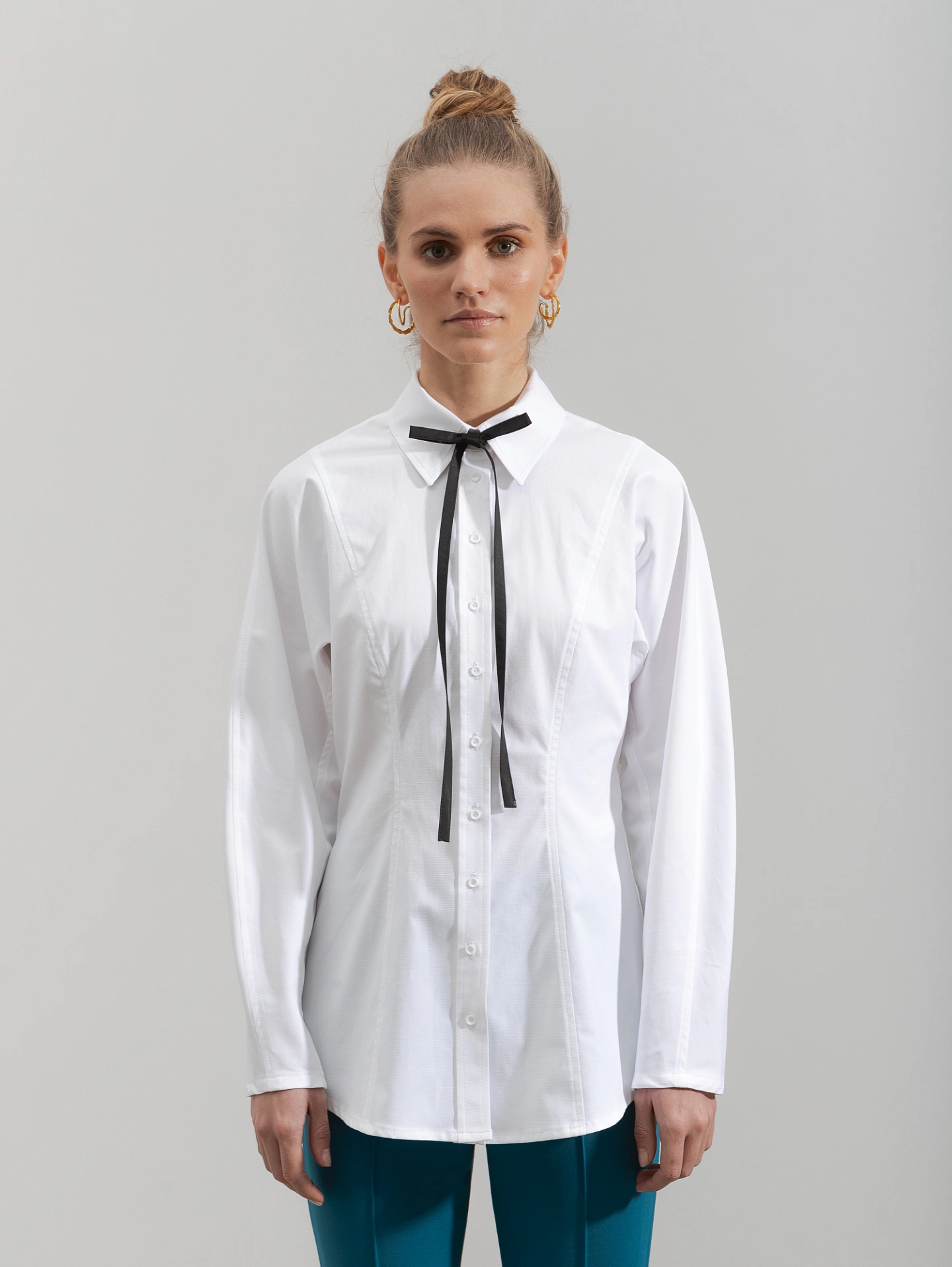 Рубашка приталенная с фигурным рукавом