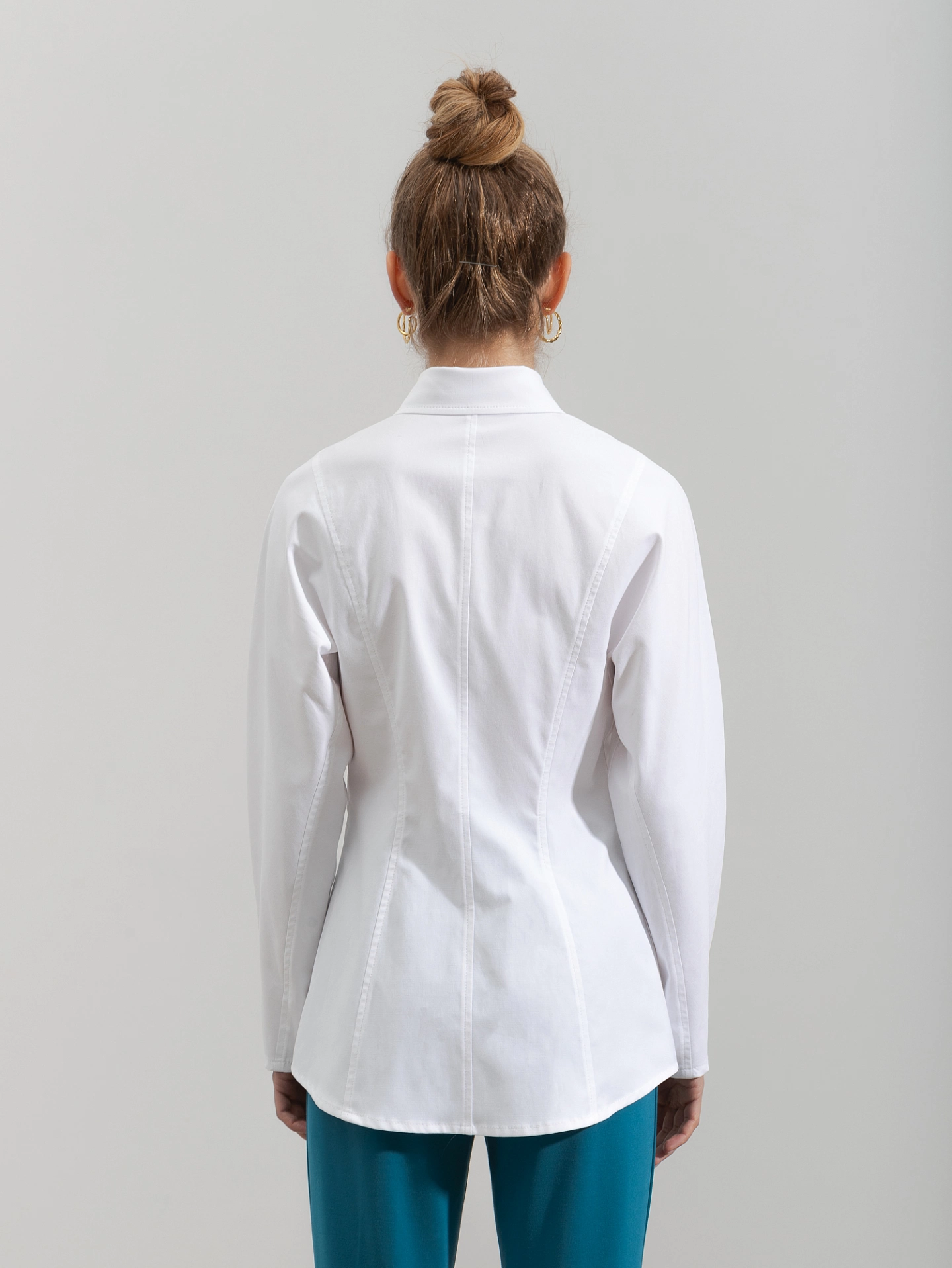 Рубашка приталенная с фигурным рукавом