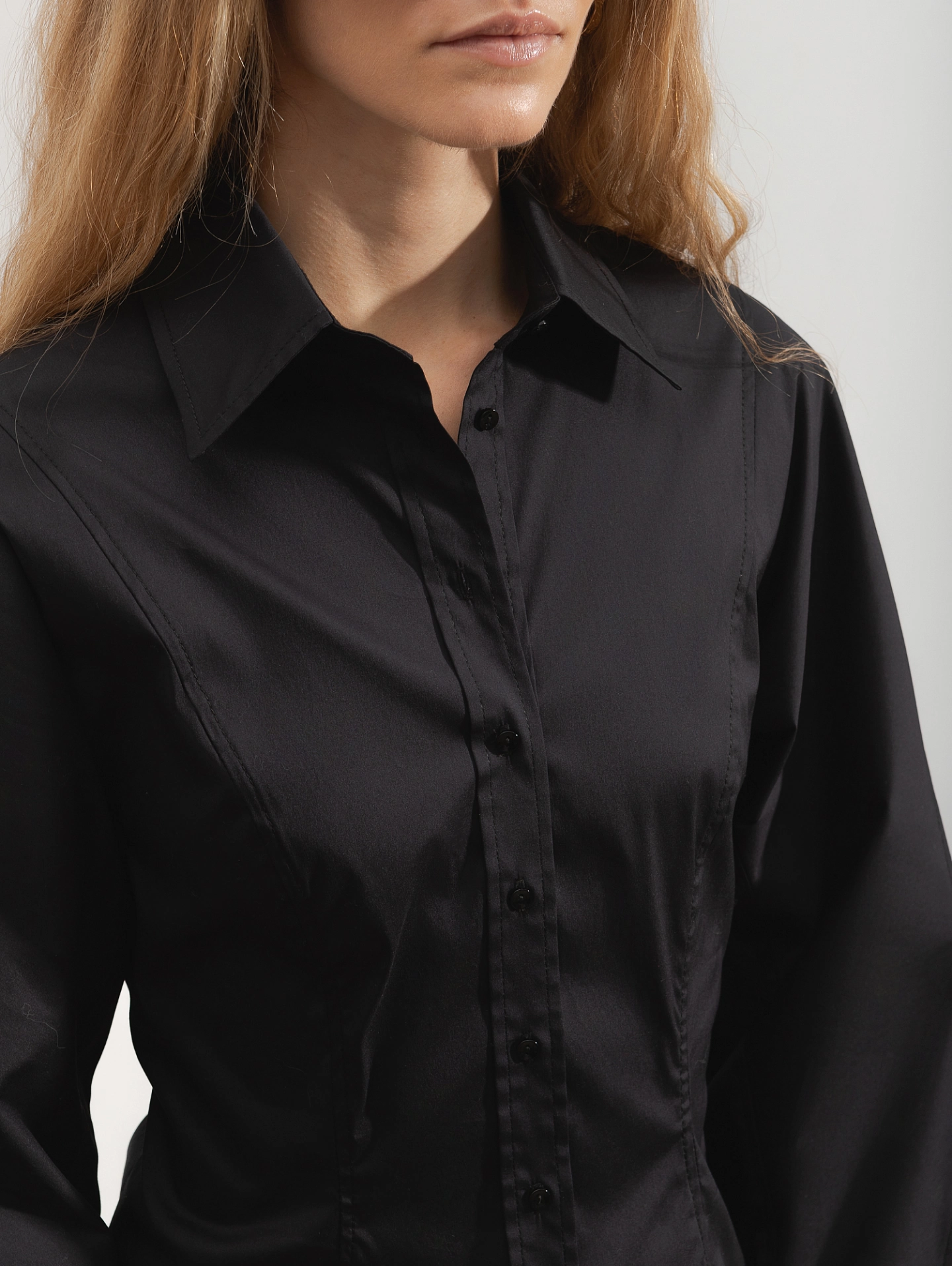 Рубашка приталенная с фигурным рукавом