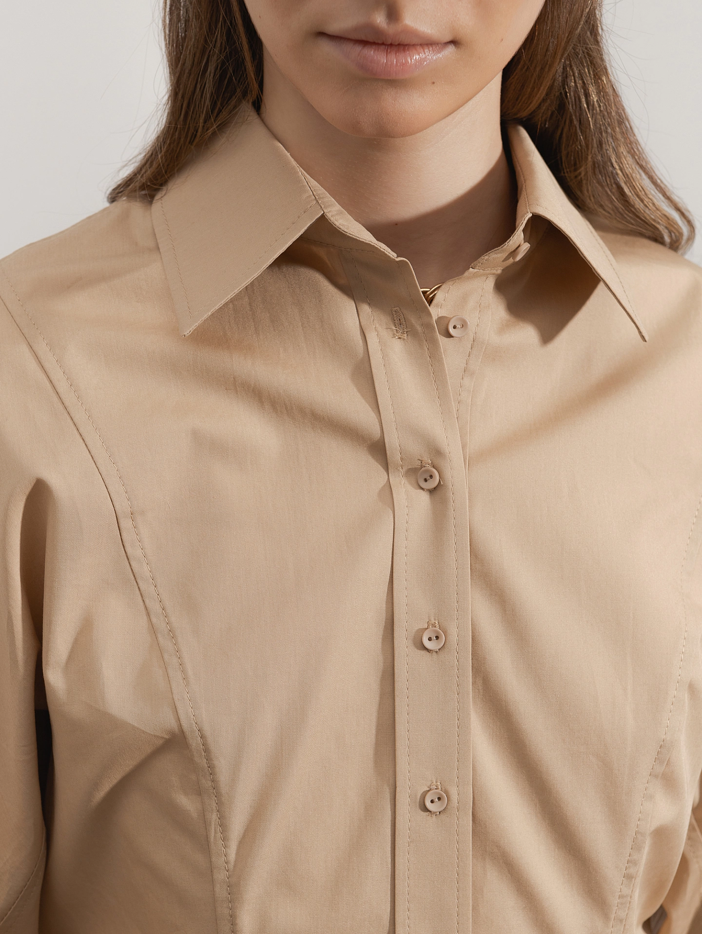 Рубашка приталенная с фигурным рукавом