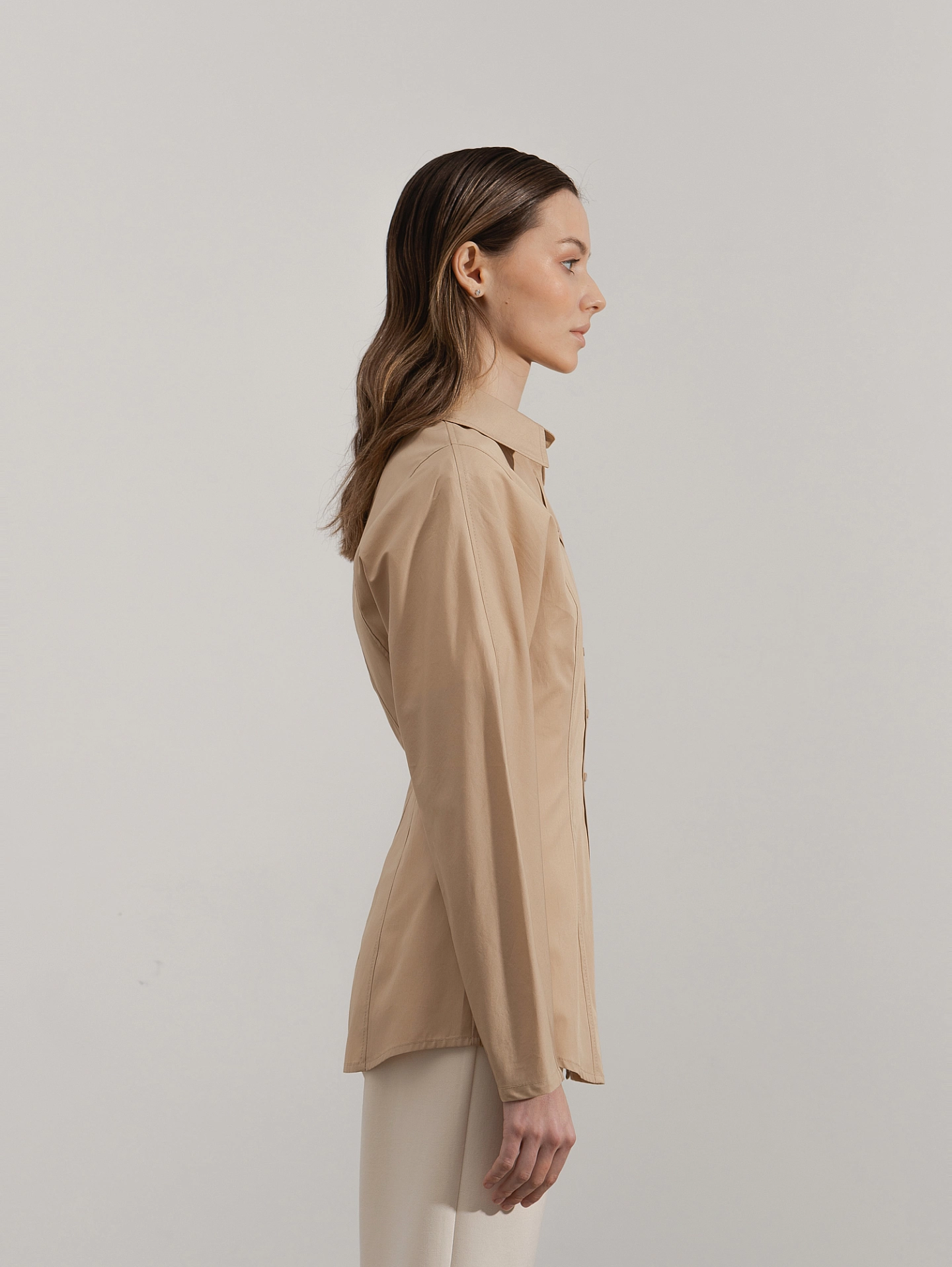 Рубашка приталенная с фигурным рукавом