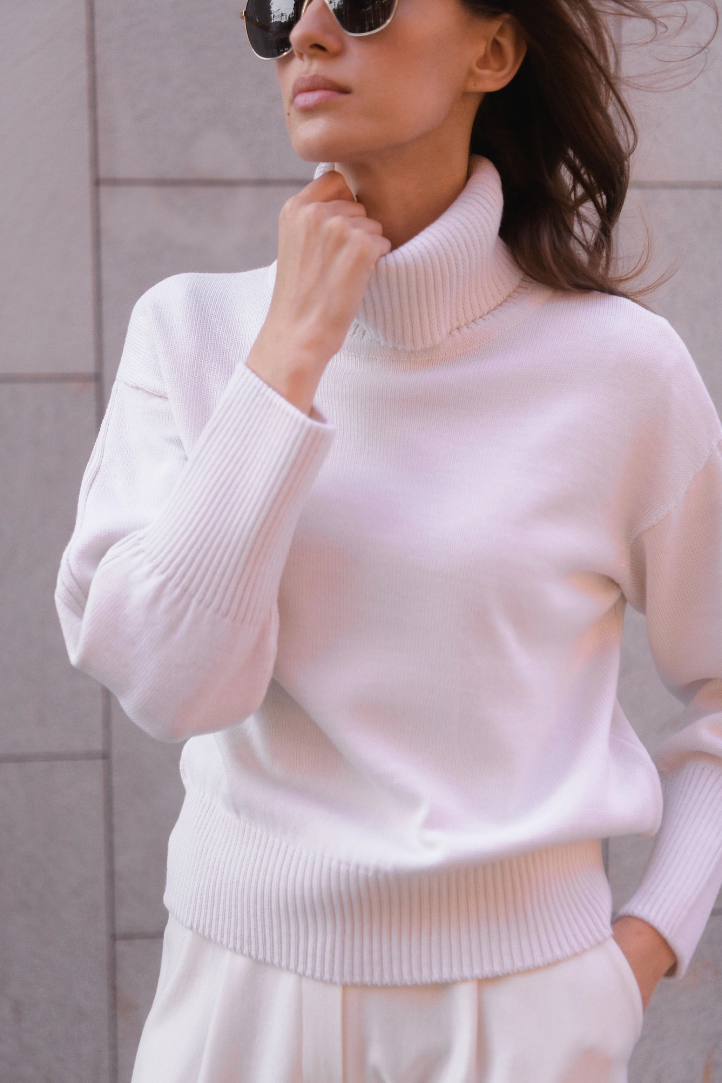 Джемпер с высоким воротником