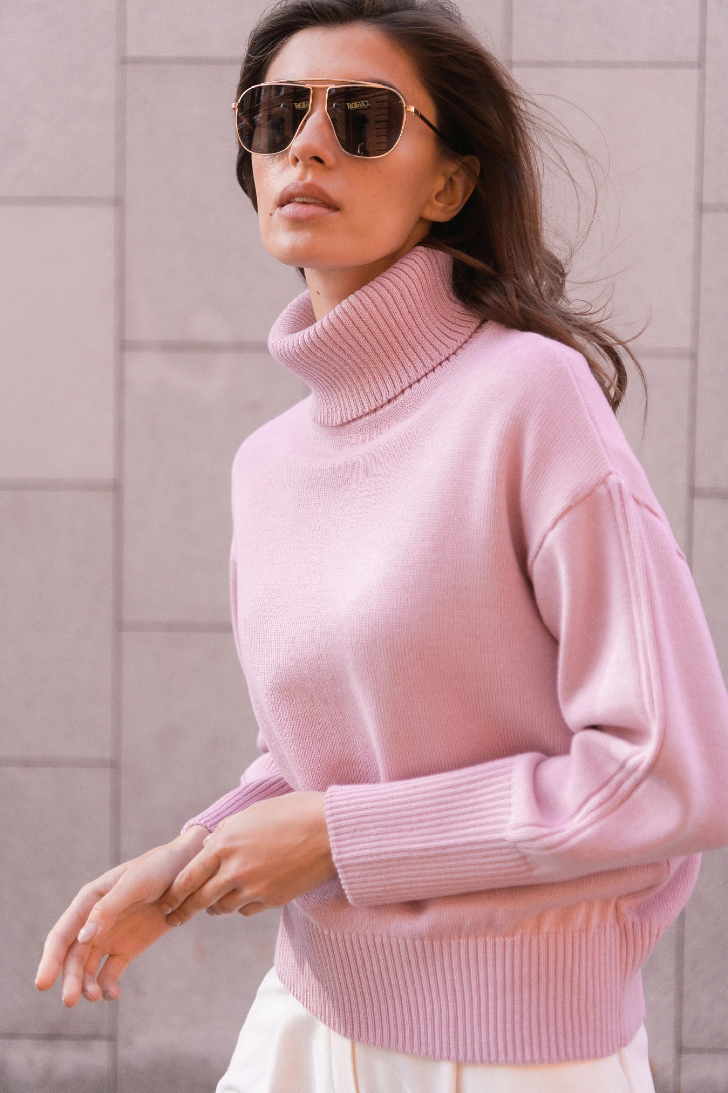 Джемпер с высоким воротником