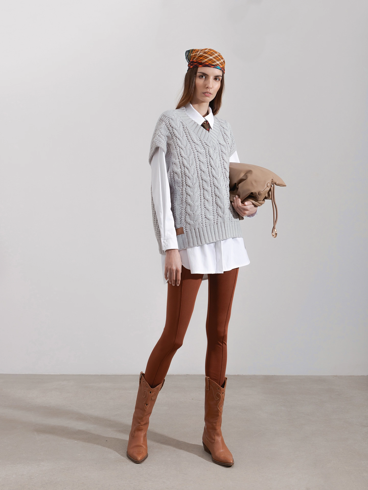 Жилет крупной вязки