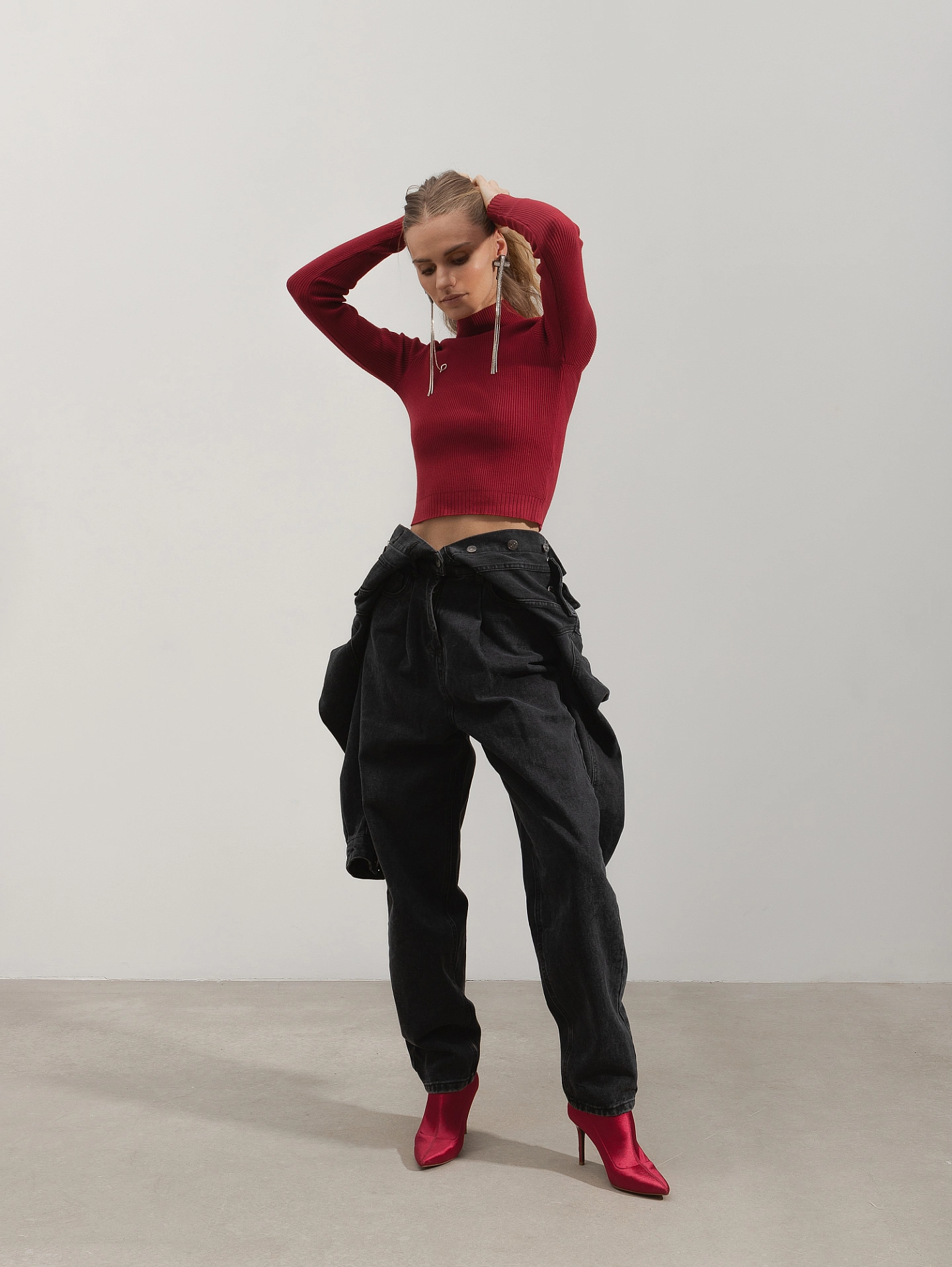 Водолазка вязаная укороченная со стойкой