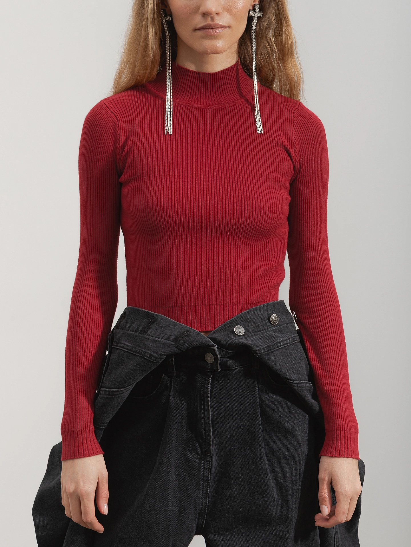 Водолазка вязаная укороченная со стойкой