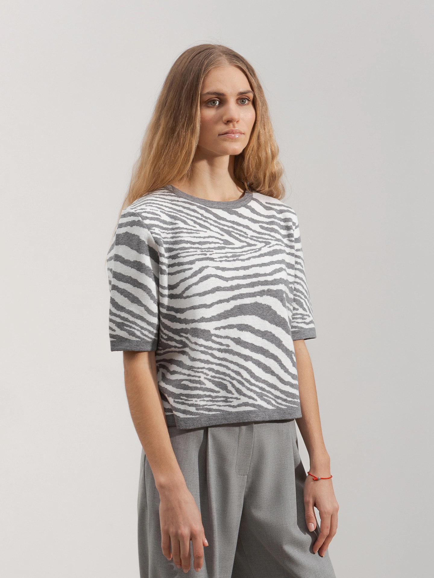 Джемпер вязаный с принтом "зебра" с коротким рукавом