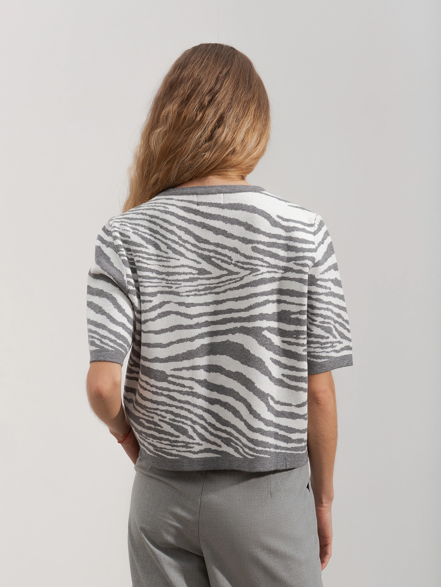 Джемпер вязаный с принтом "зебра" с коротким рукавом