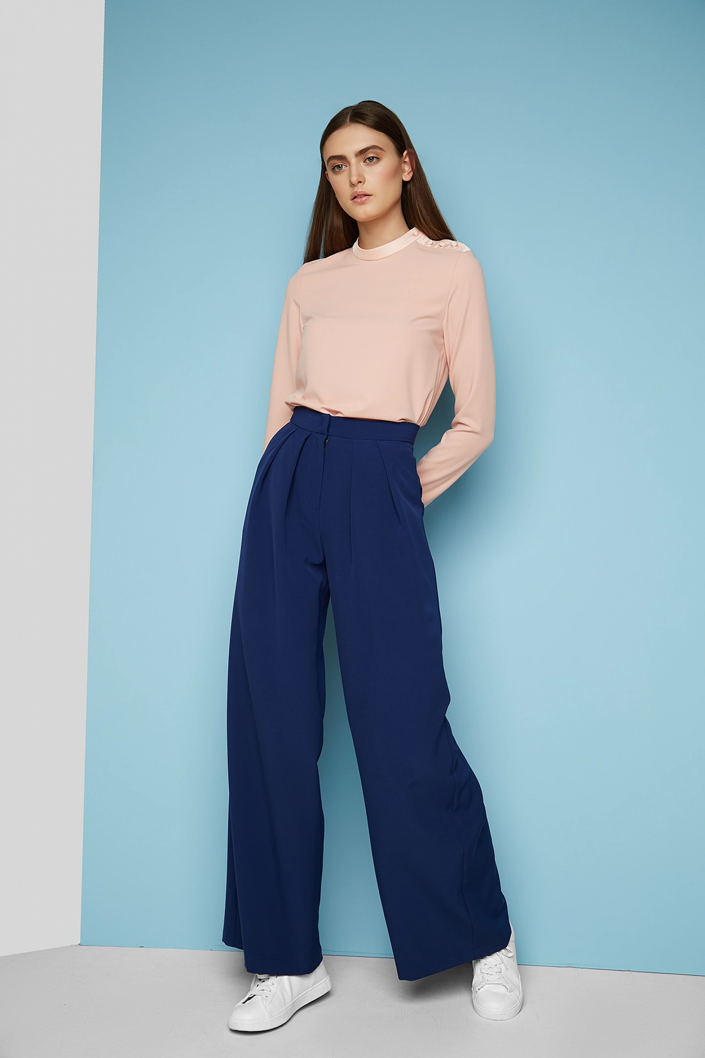 Блуза со стойкой