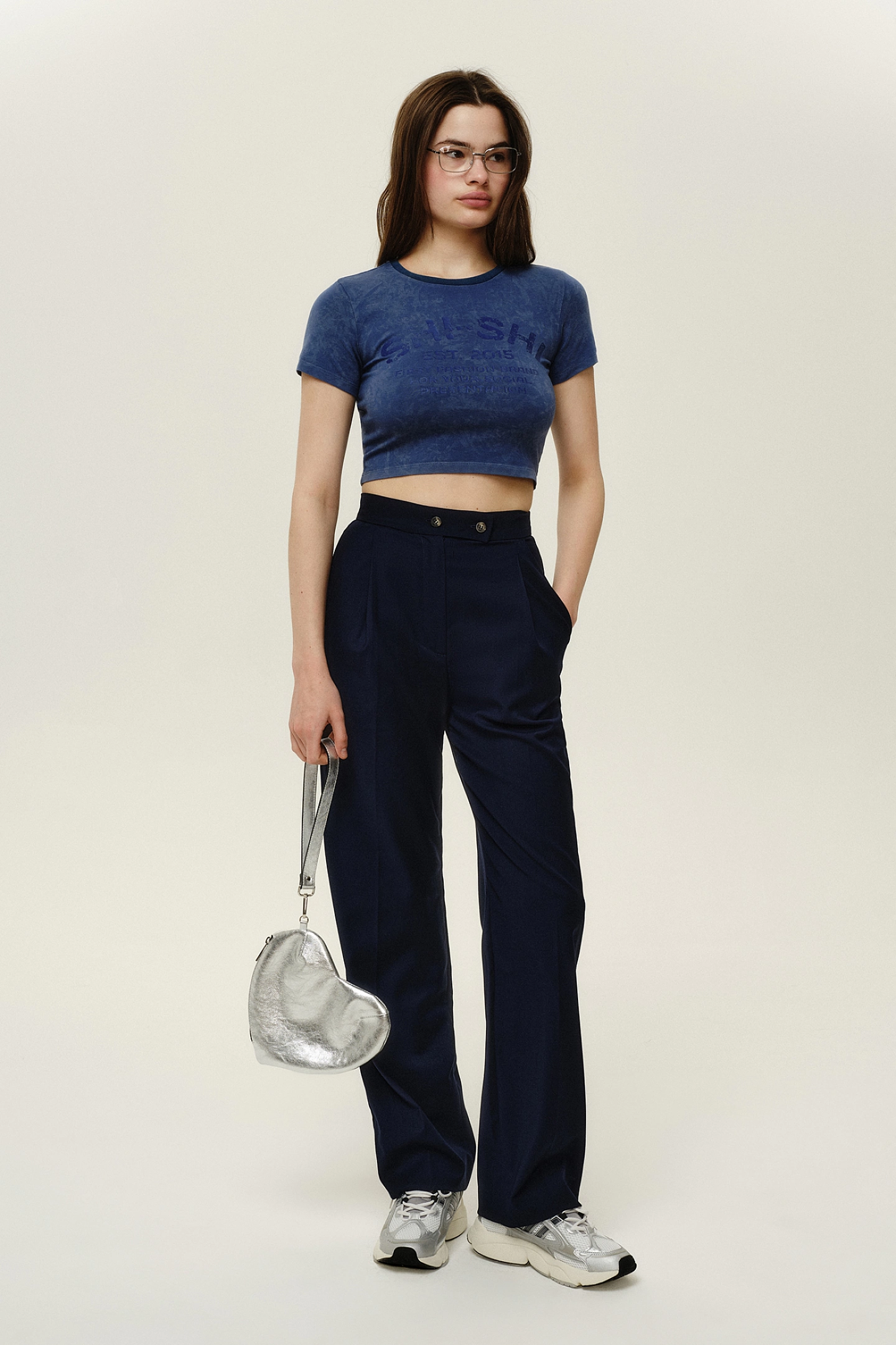 Футболка облегающая короткая