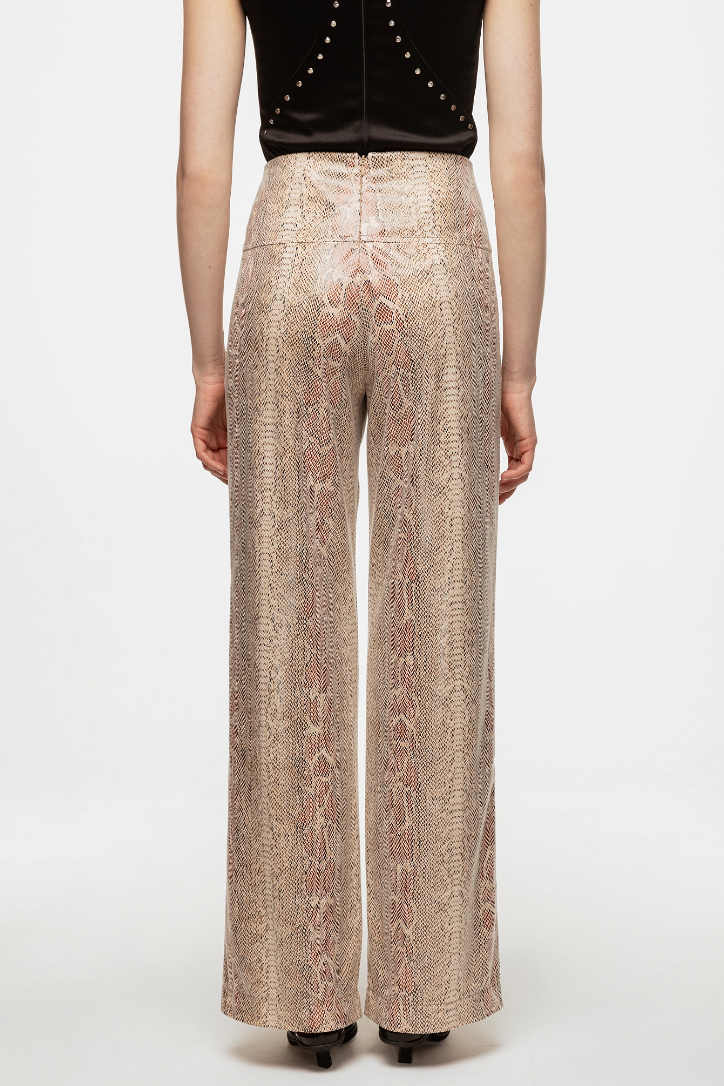 Брюки с хлястами