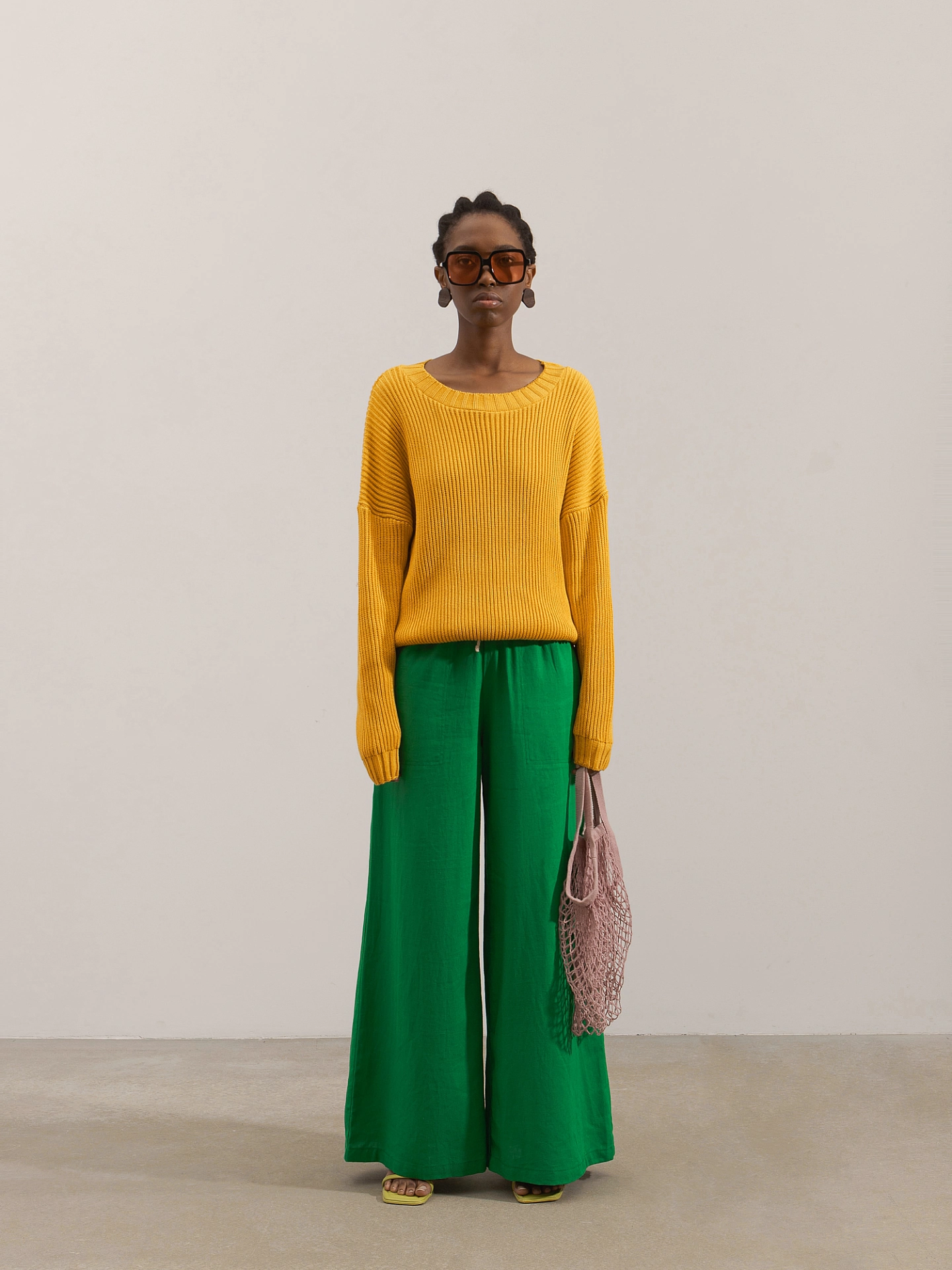 Брюки широкие на резинке