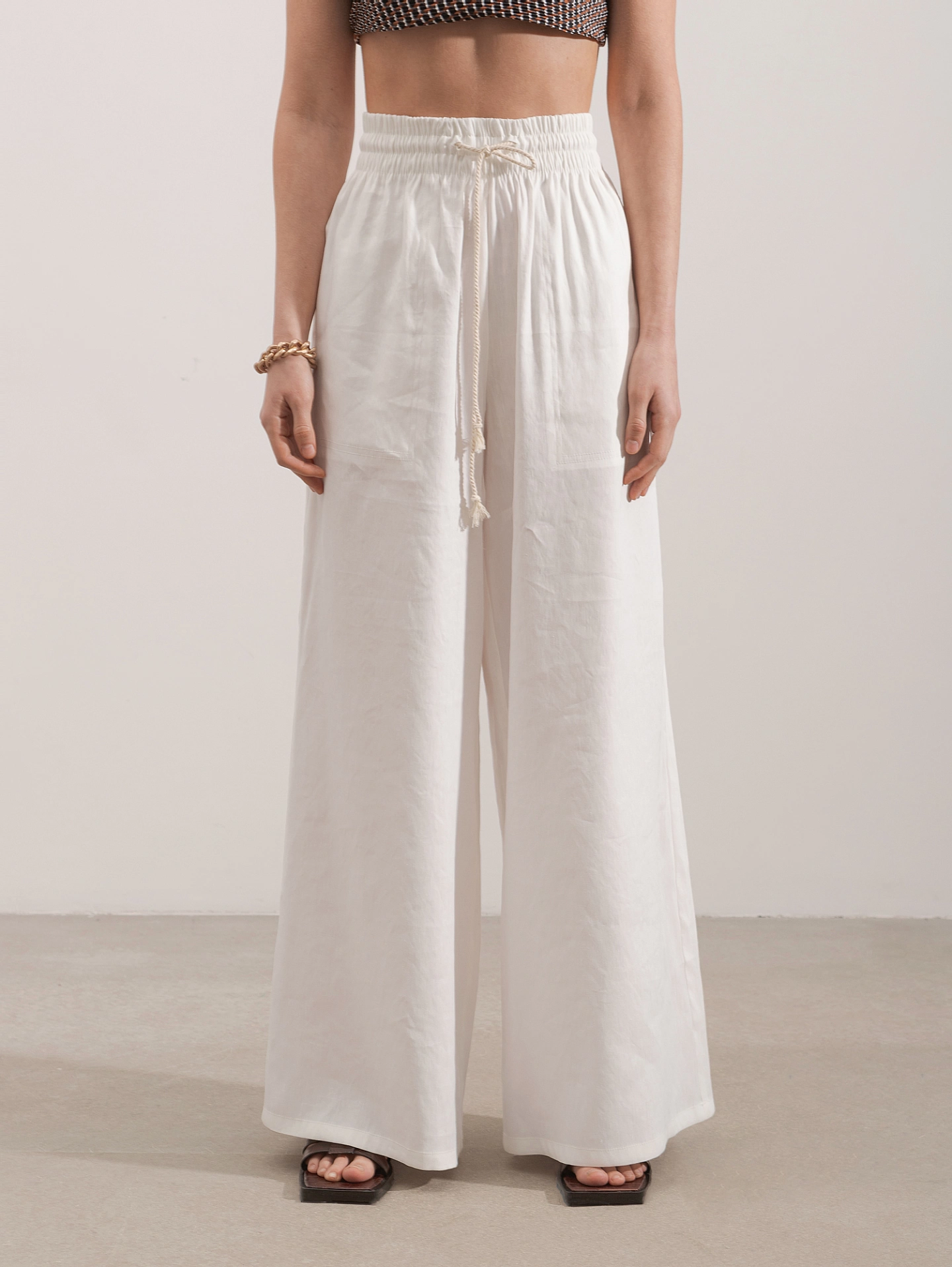 Брюки широкие на резинке