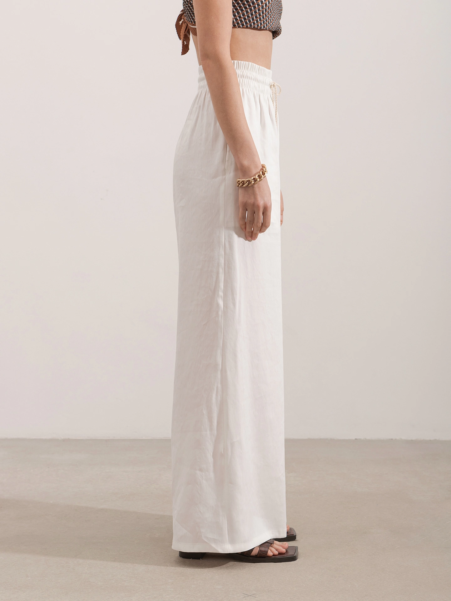 Брюки широкие на резинке