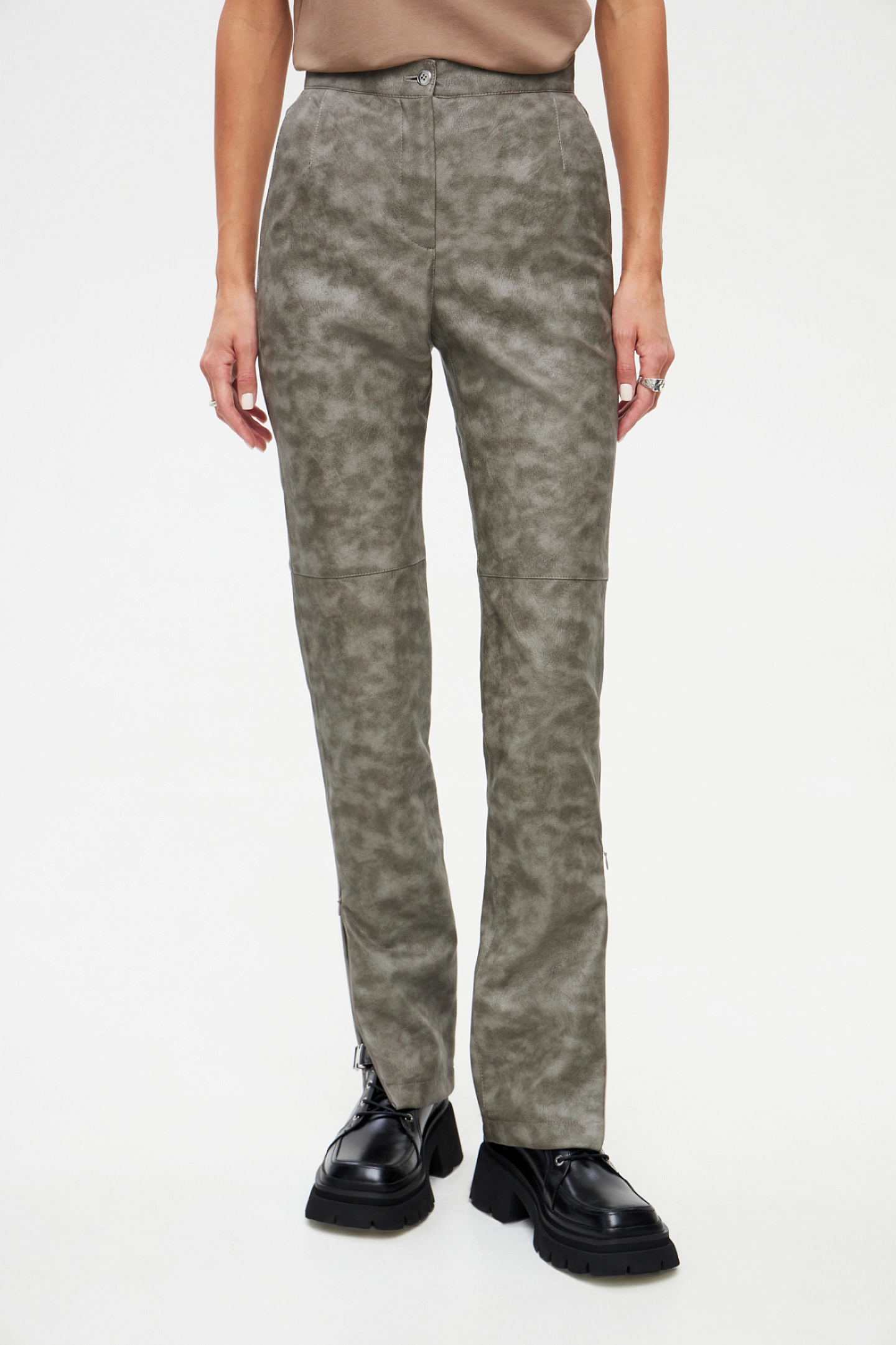 Slit eco-leather pants