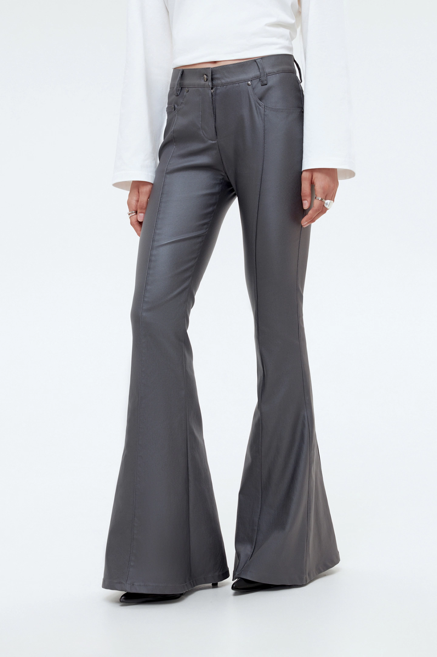 Брюки клёш с рельефами